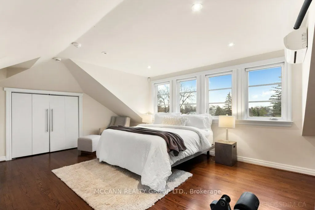 27 Strathgowan Crescent