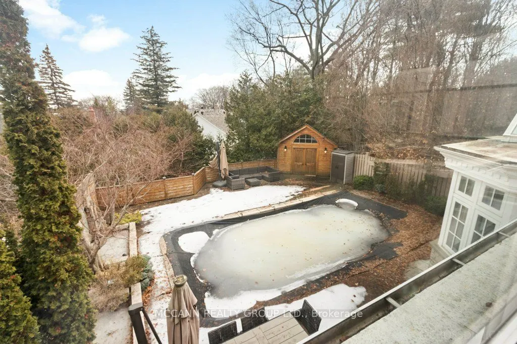 27 Strathgowan Crescent