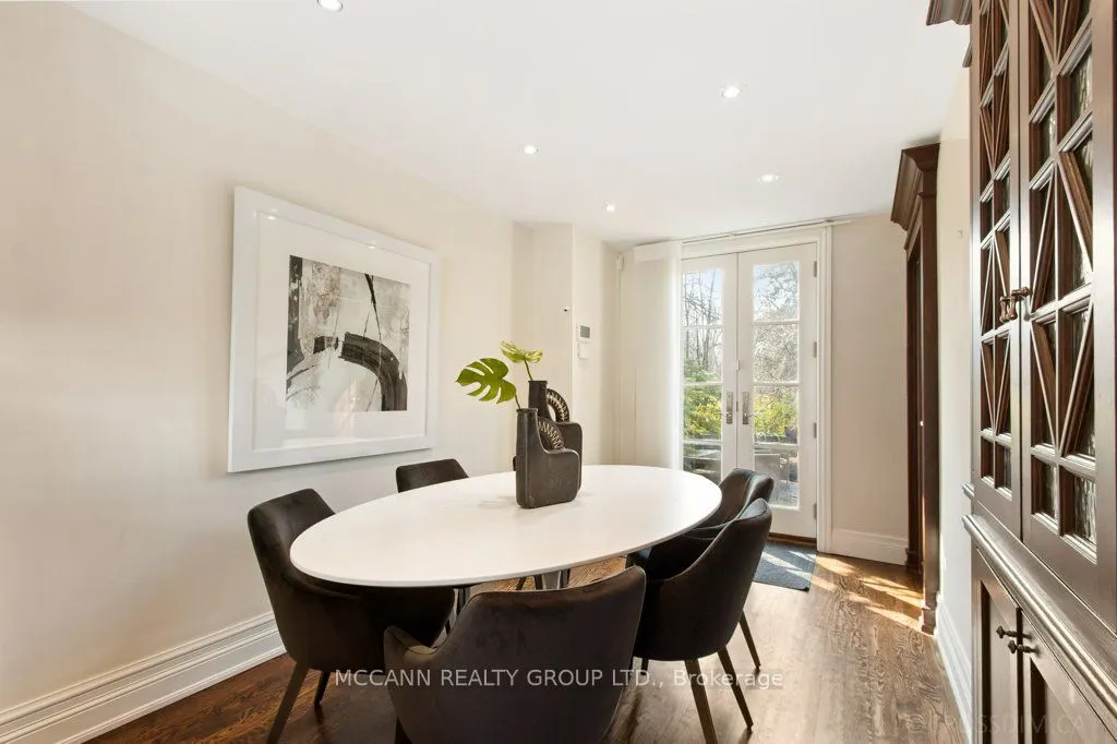 27 Strathgowan Crescent