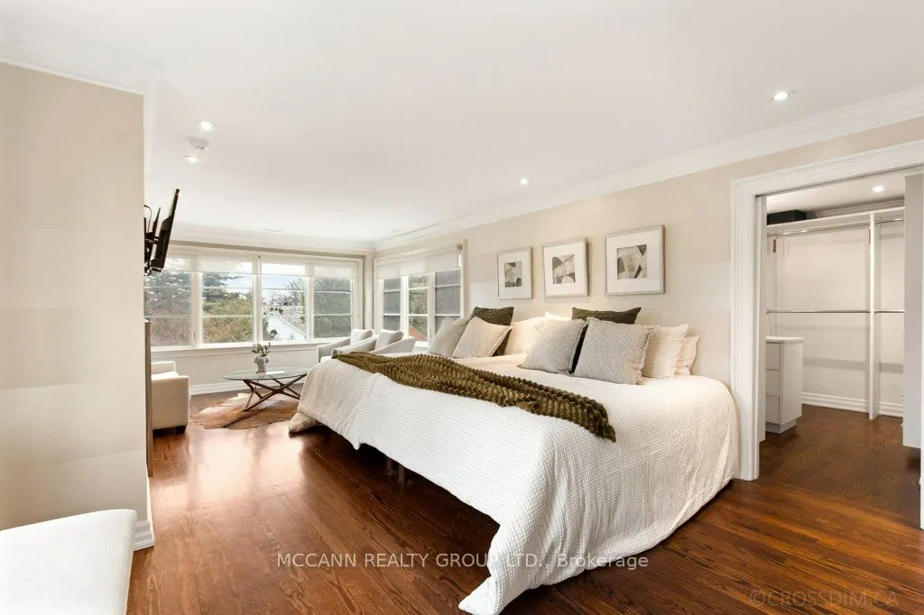27 Strathgowan Crescent