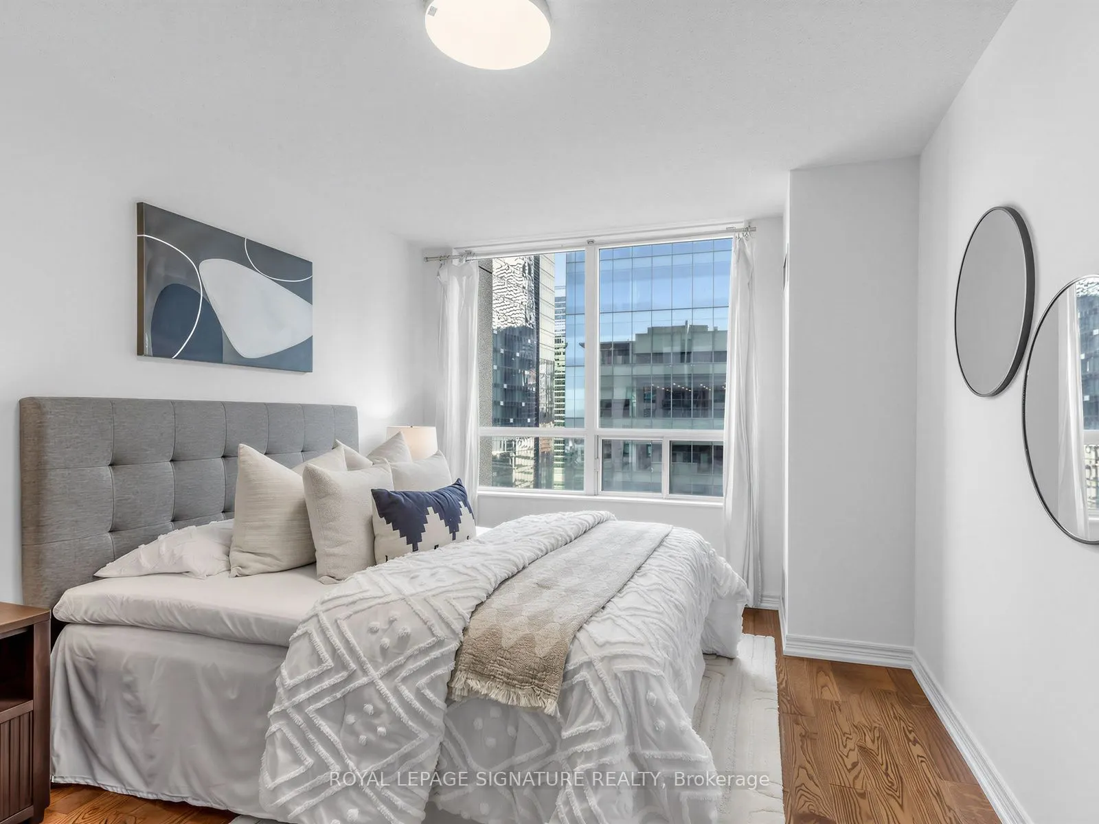30 Grand Trunk Crescent #3906