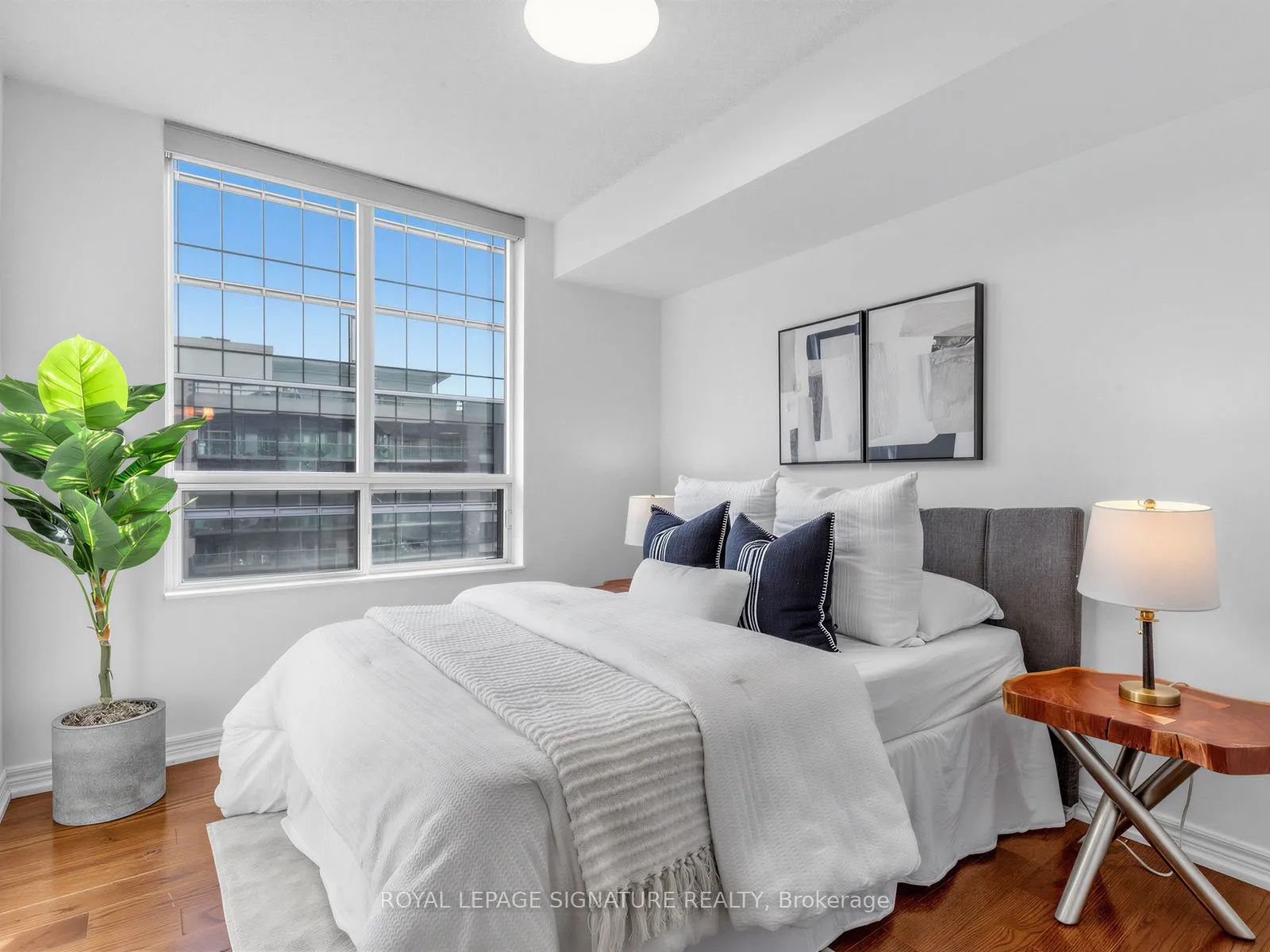 30 Grand Trunk Crescent #3906