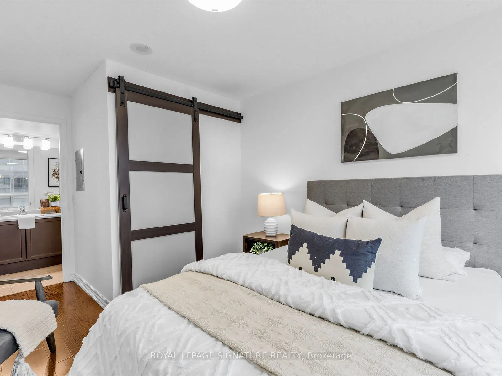30 Grand Trunk Crescent #3906