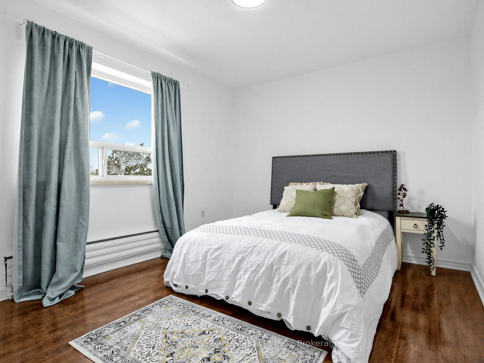 8 Kingsbridge Court #407