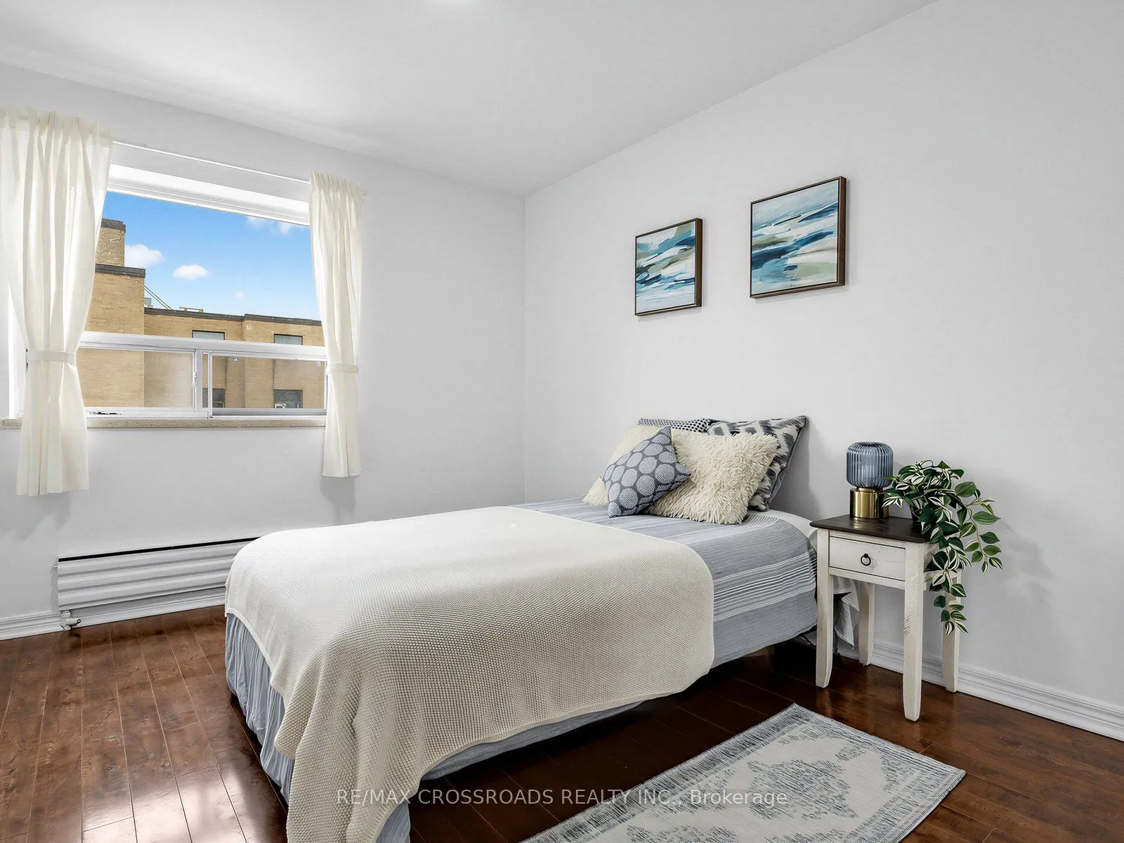 8 Kingsbridge Court #407