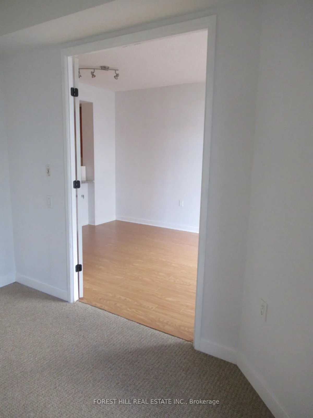 85 Bloor Street E #1808