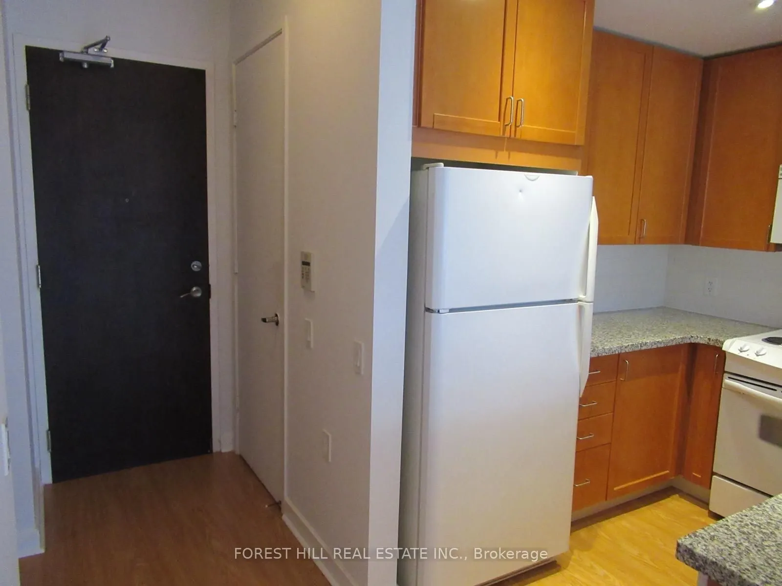 85 Bloor Street E #1808