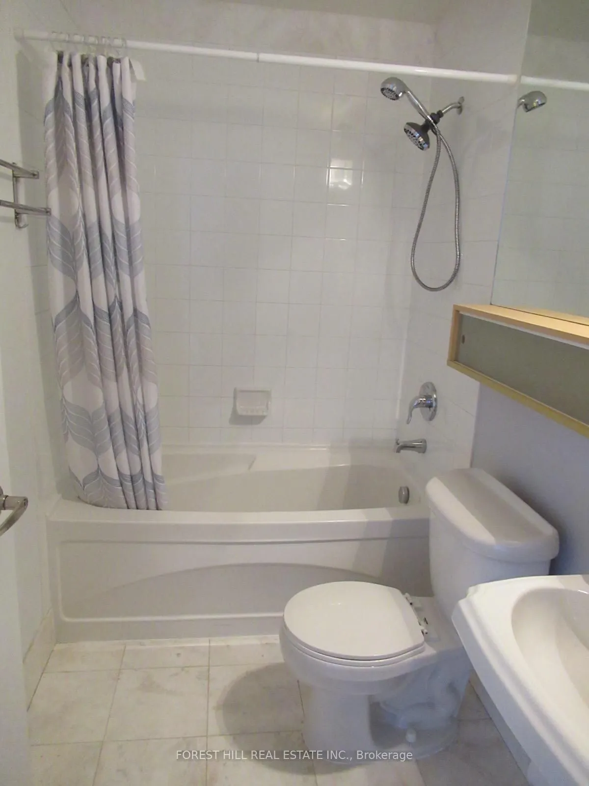 85 Bloor Street E #1808