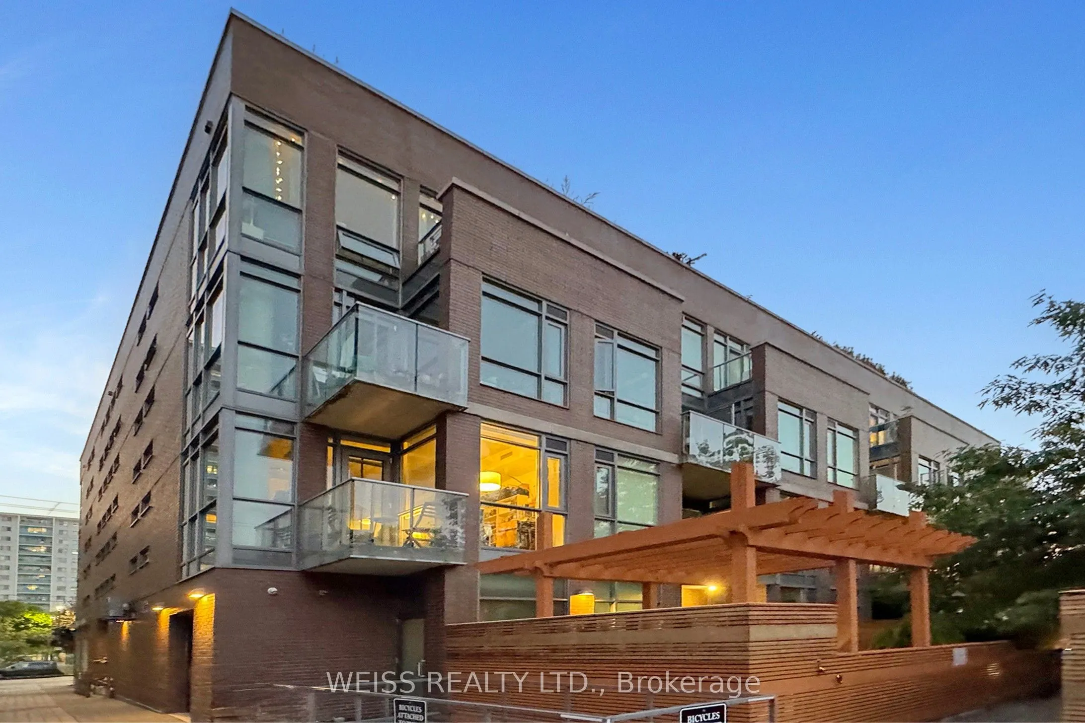 707 Dovercourt Road #215