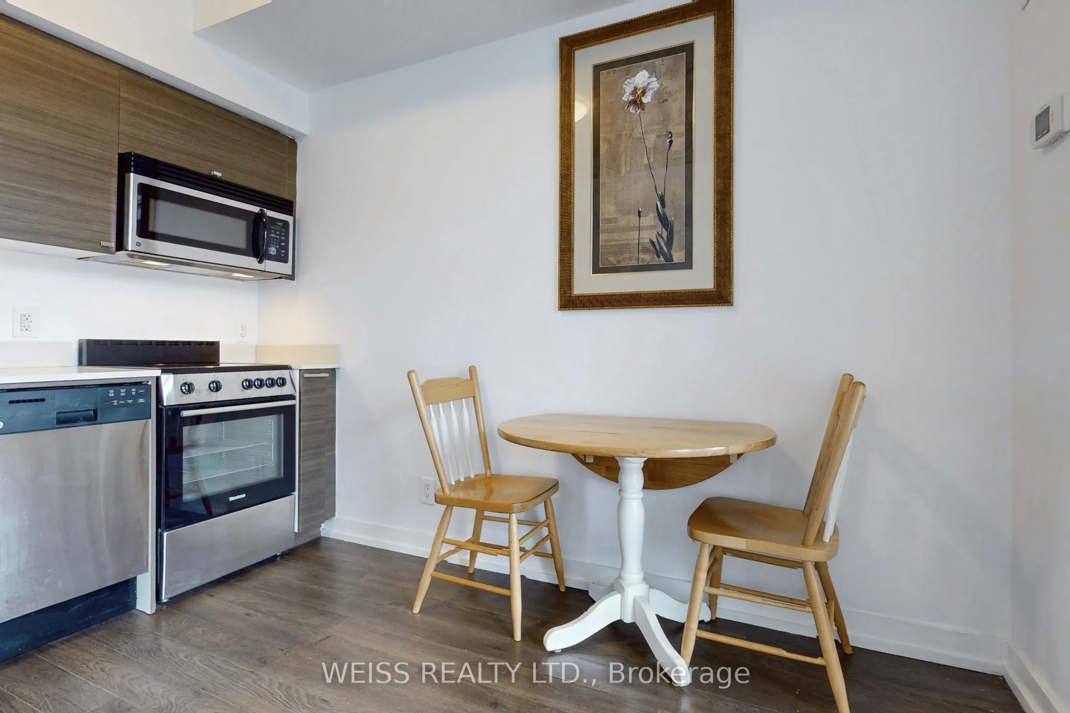707 Dovercourt Road #215