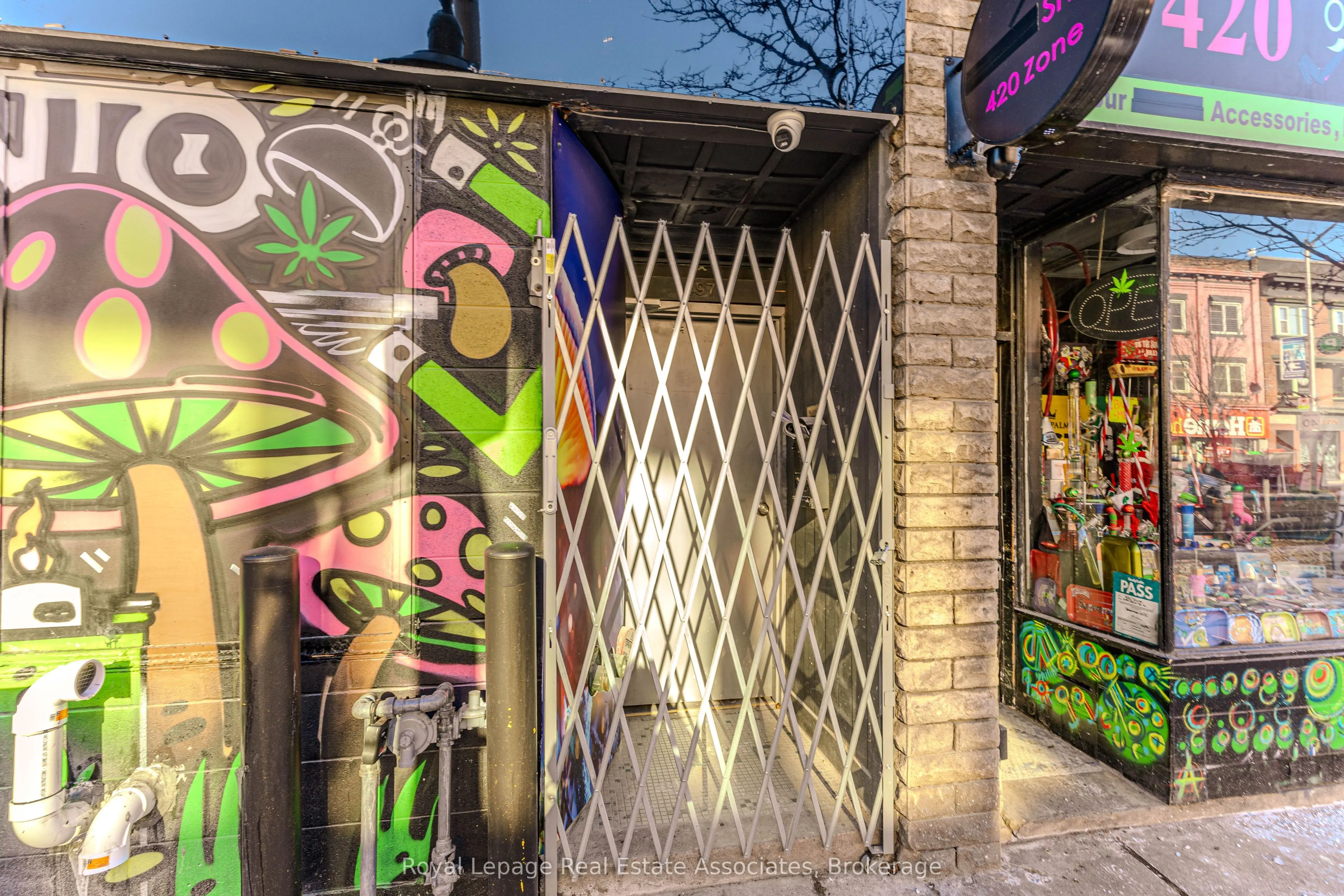 497 Bloor Street W #16 (3rd)