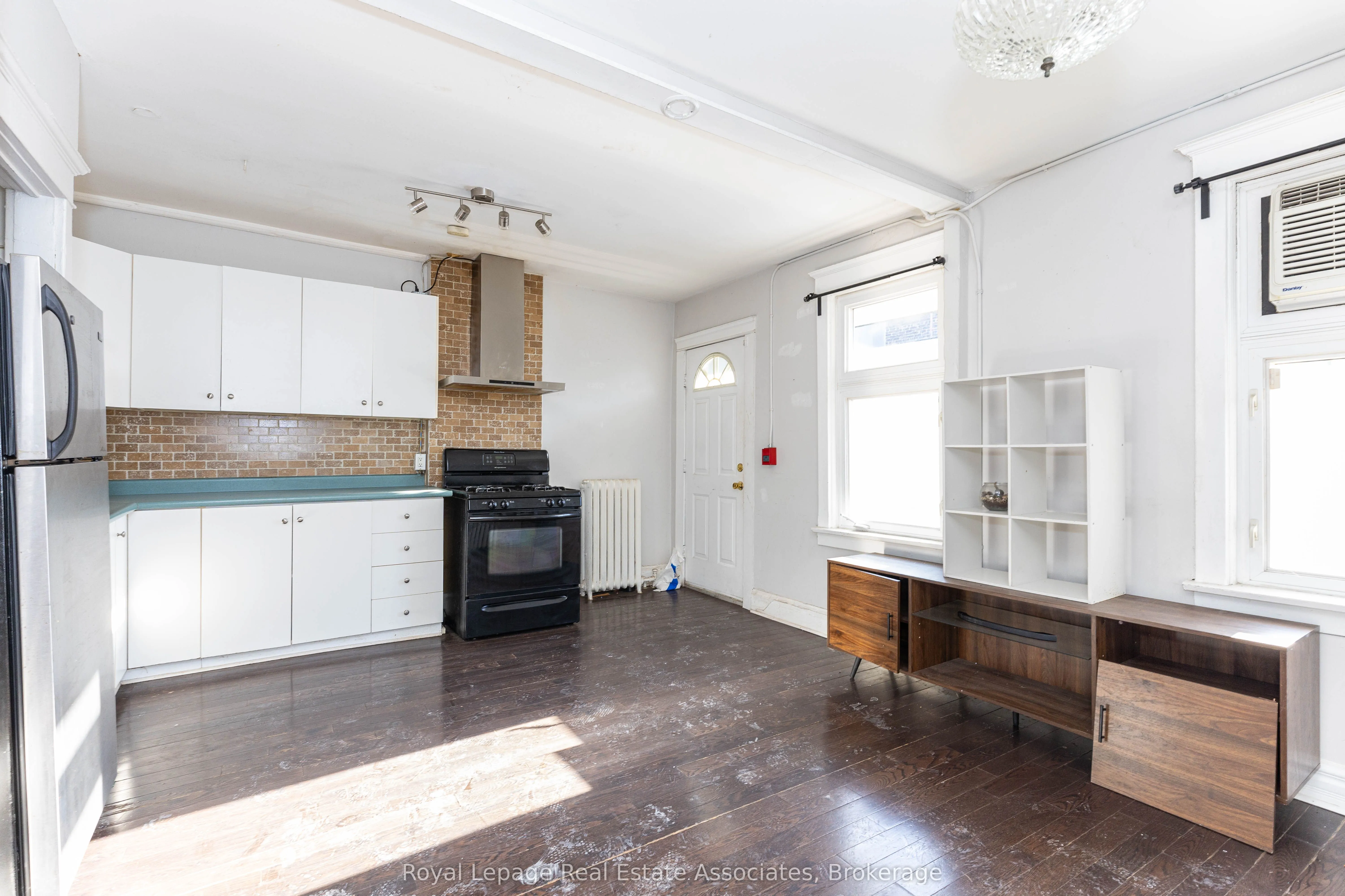497 Bloor Street W #16 (3rd)