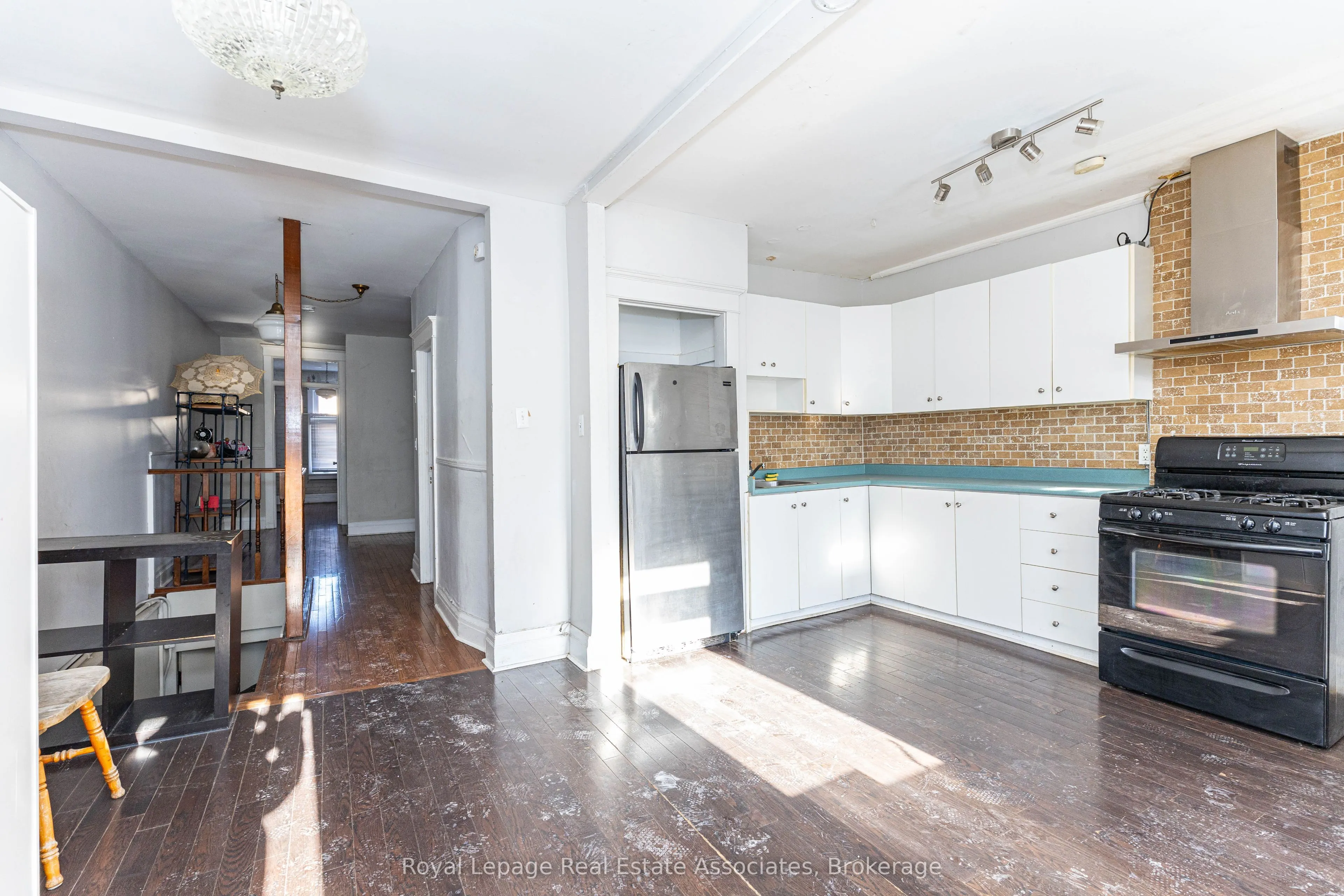 497 Bloor Street W #16 (3rd)
