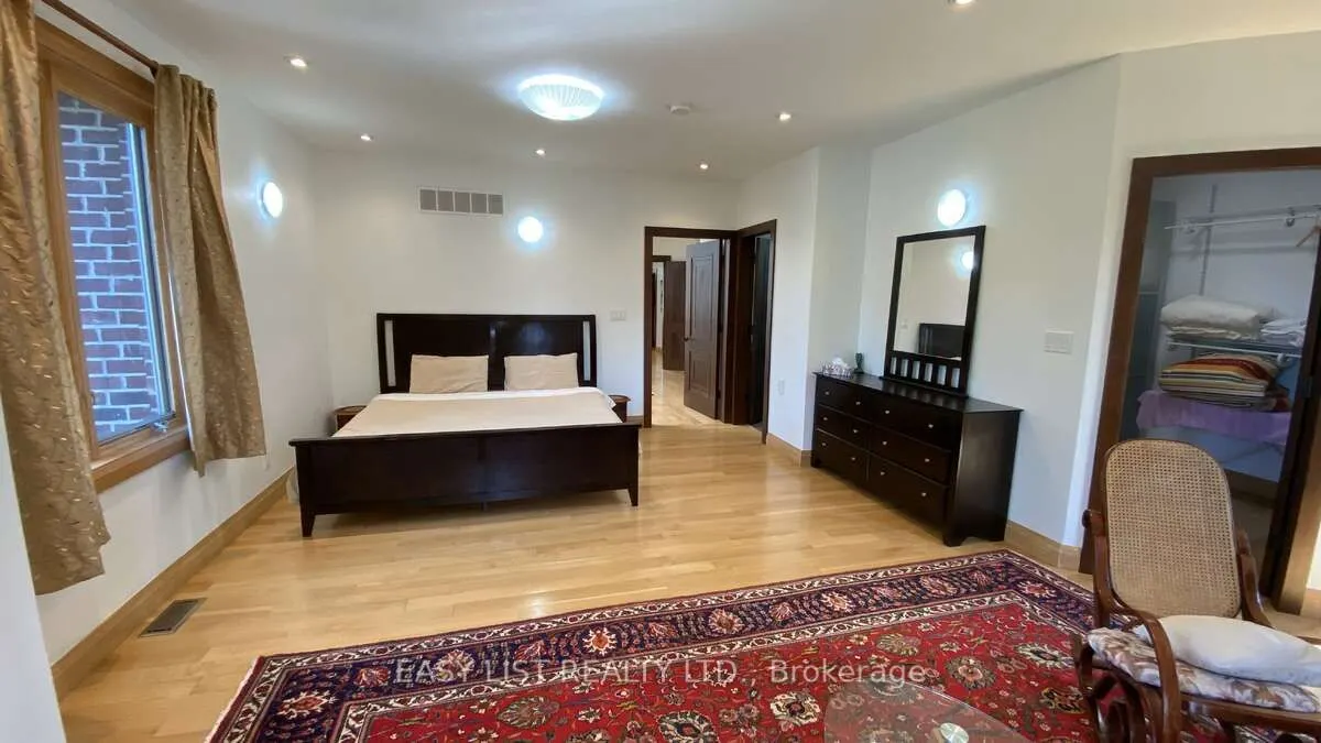 98 Burbank Drive