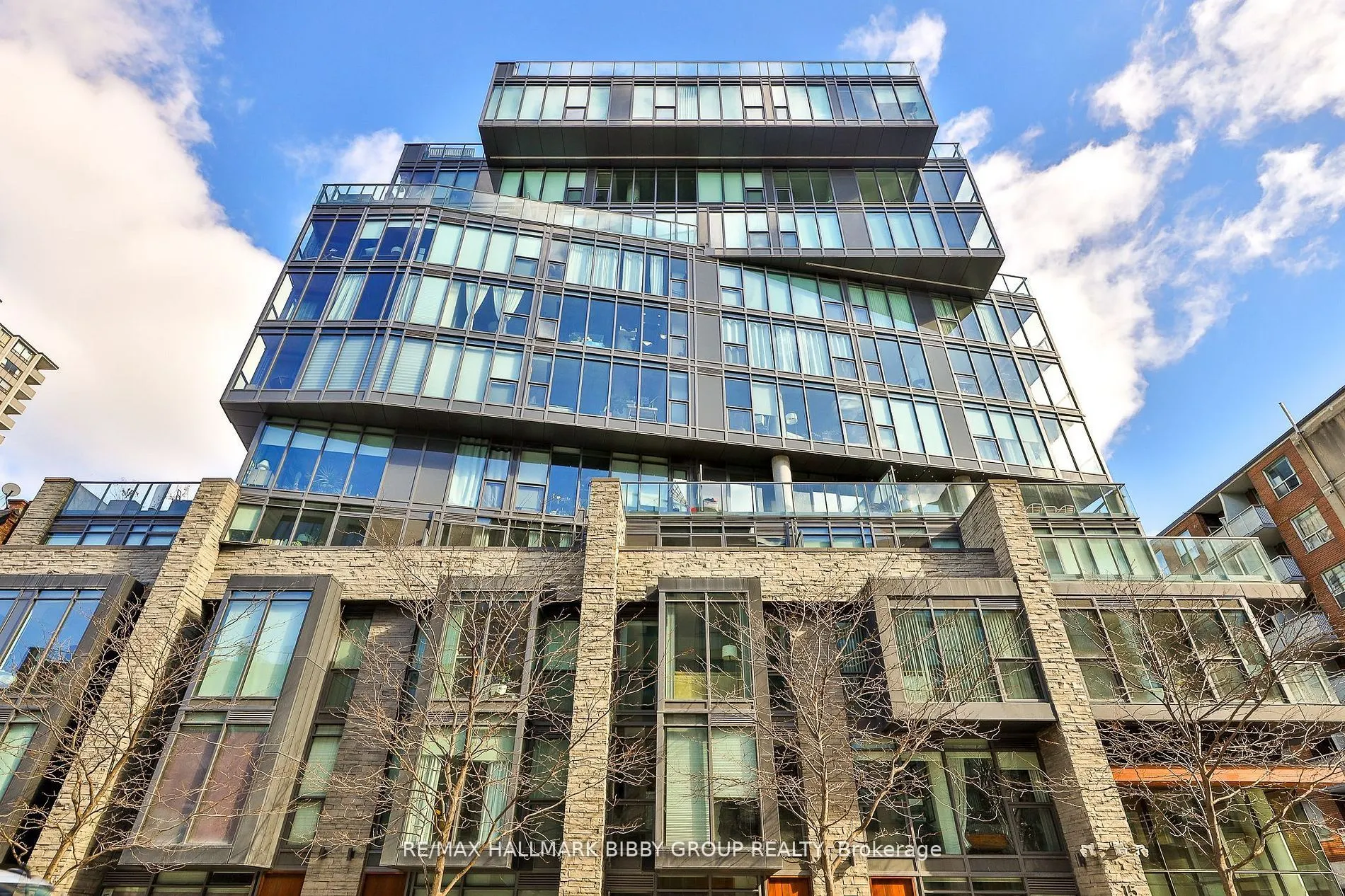 15 Beverley Street #710