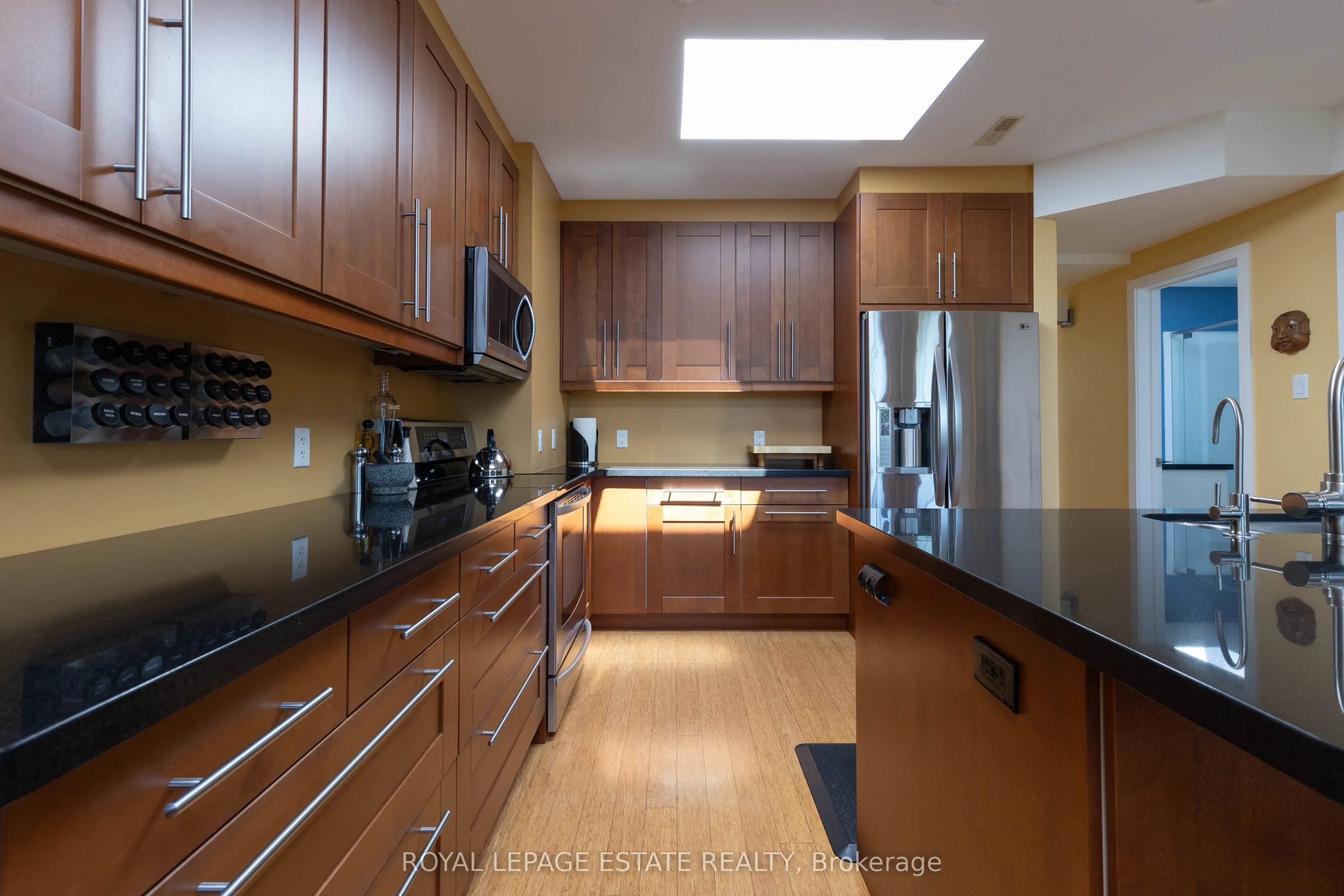 432 Queen Street E