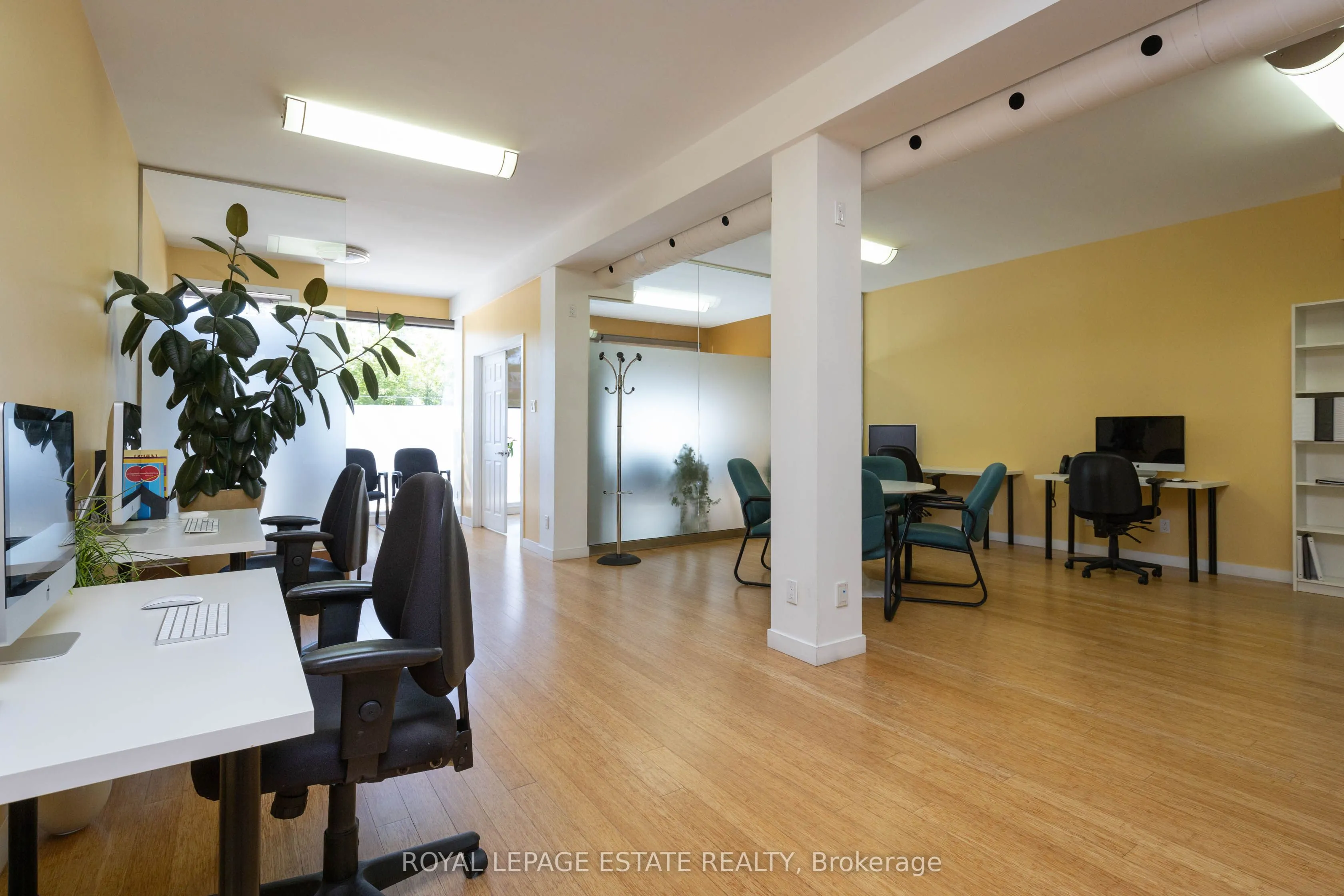 432 Queen Street E