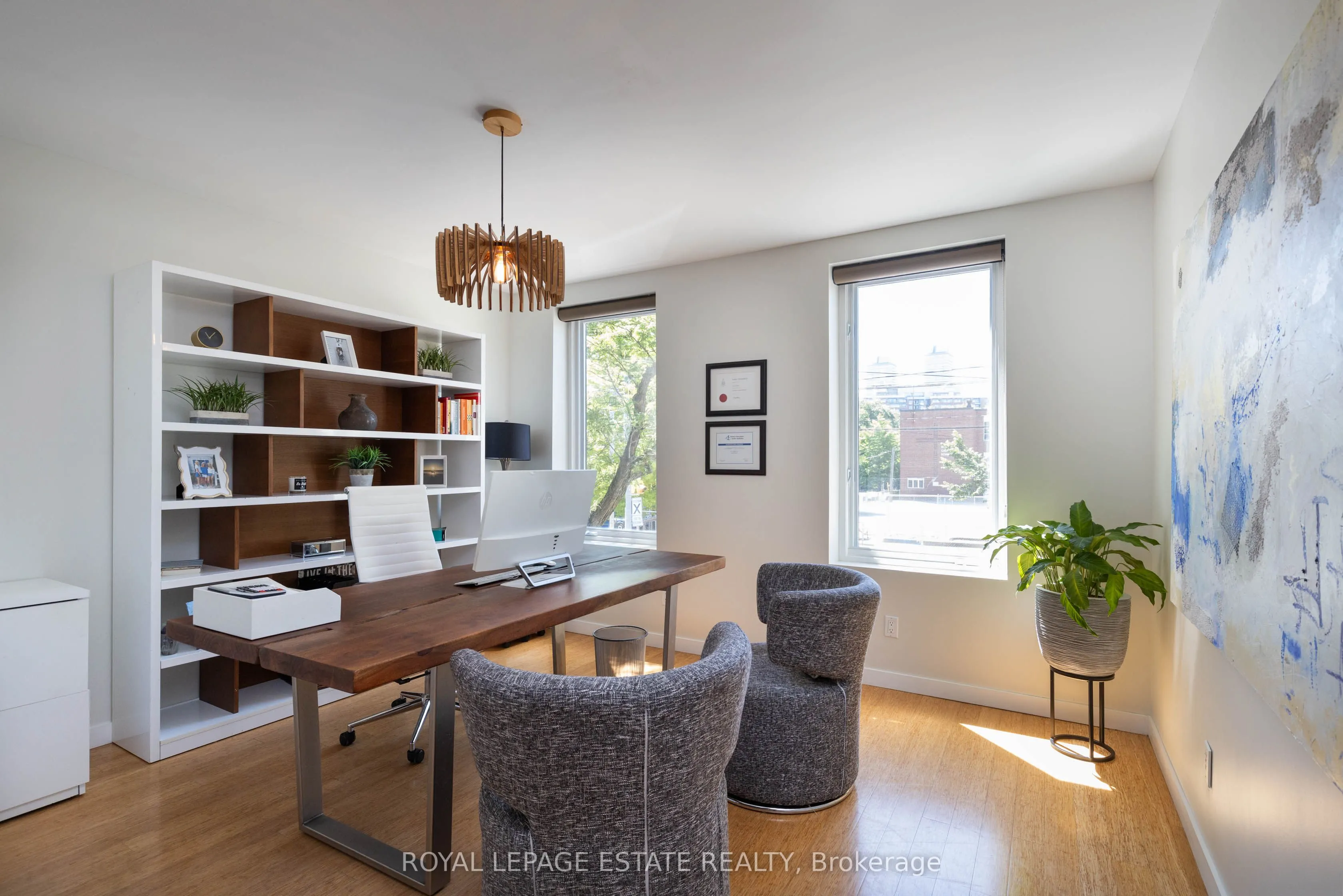 432 Queen Street E
