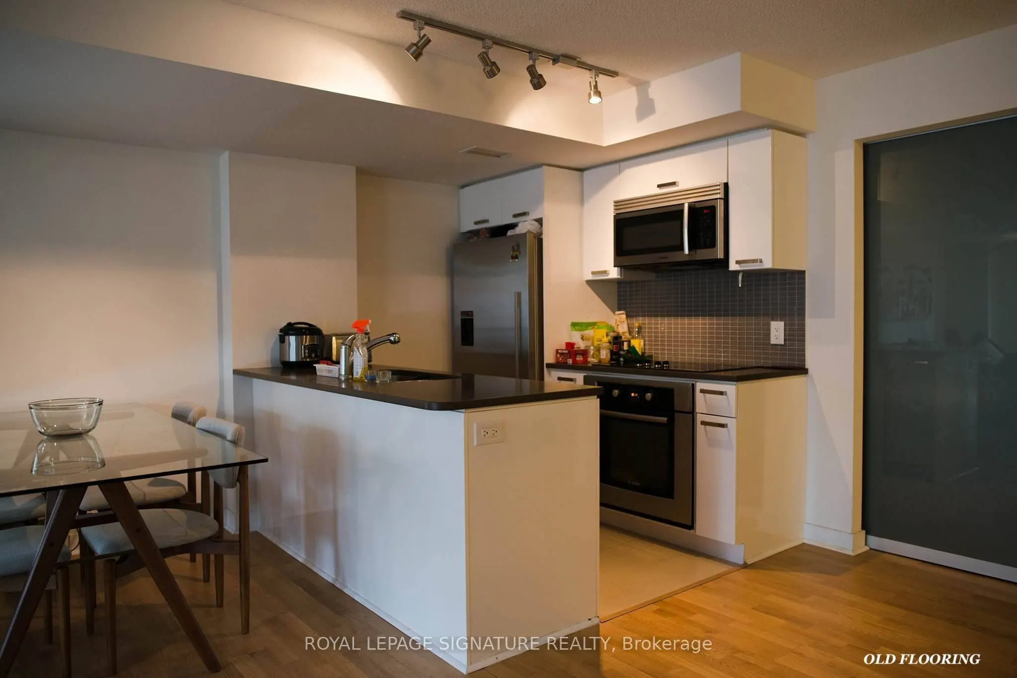 295 Adelaide Street W #414