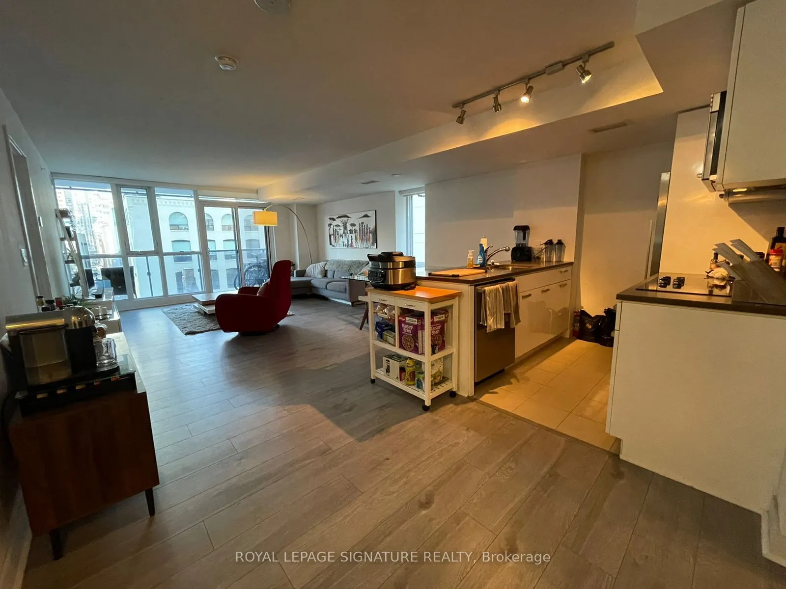 295 Adelaide Street W #414