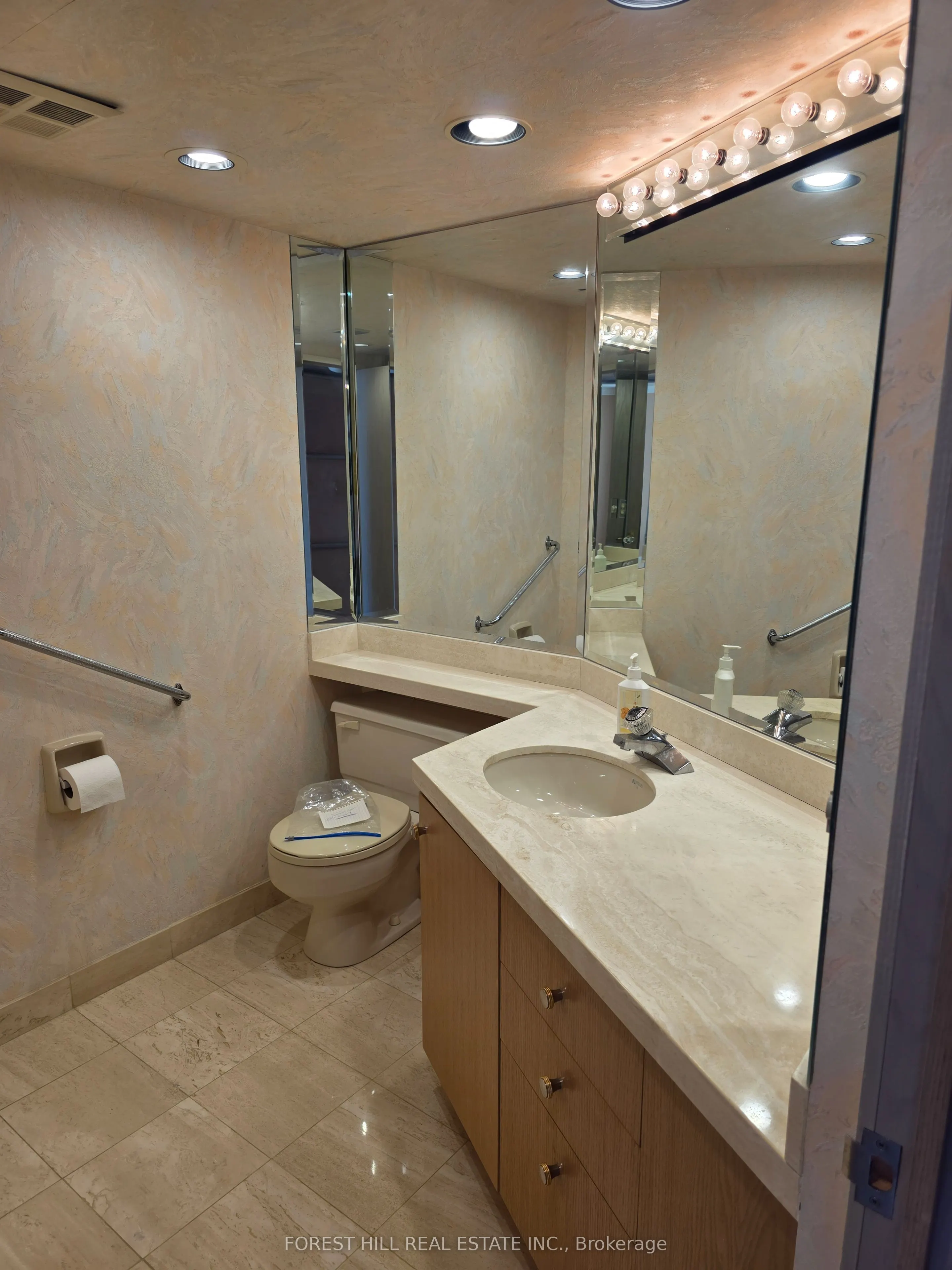 85 Skymark Drive #2201