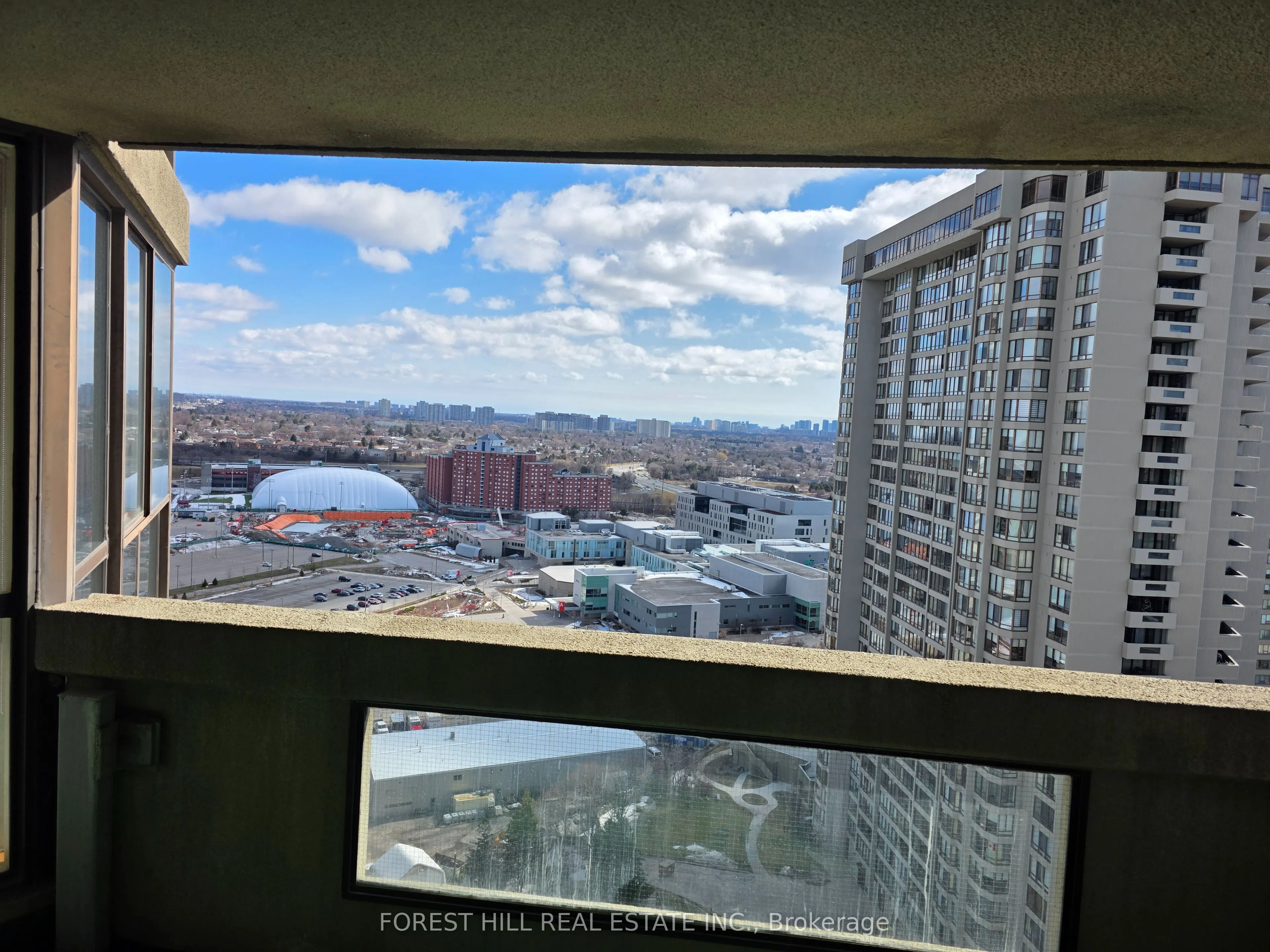 85 Skymark Drive #2201