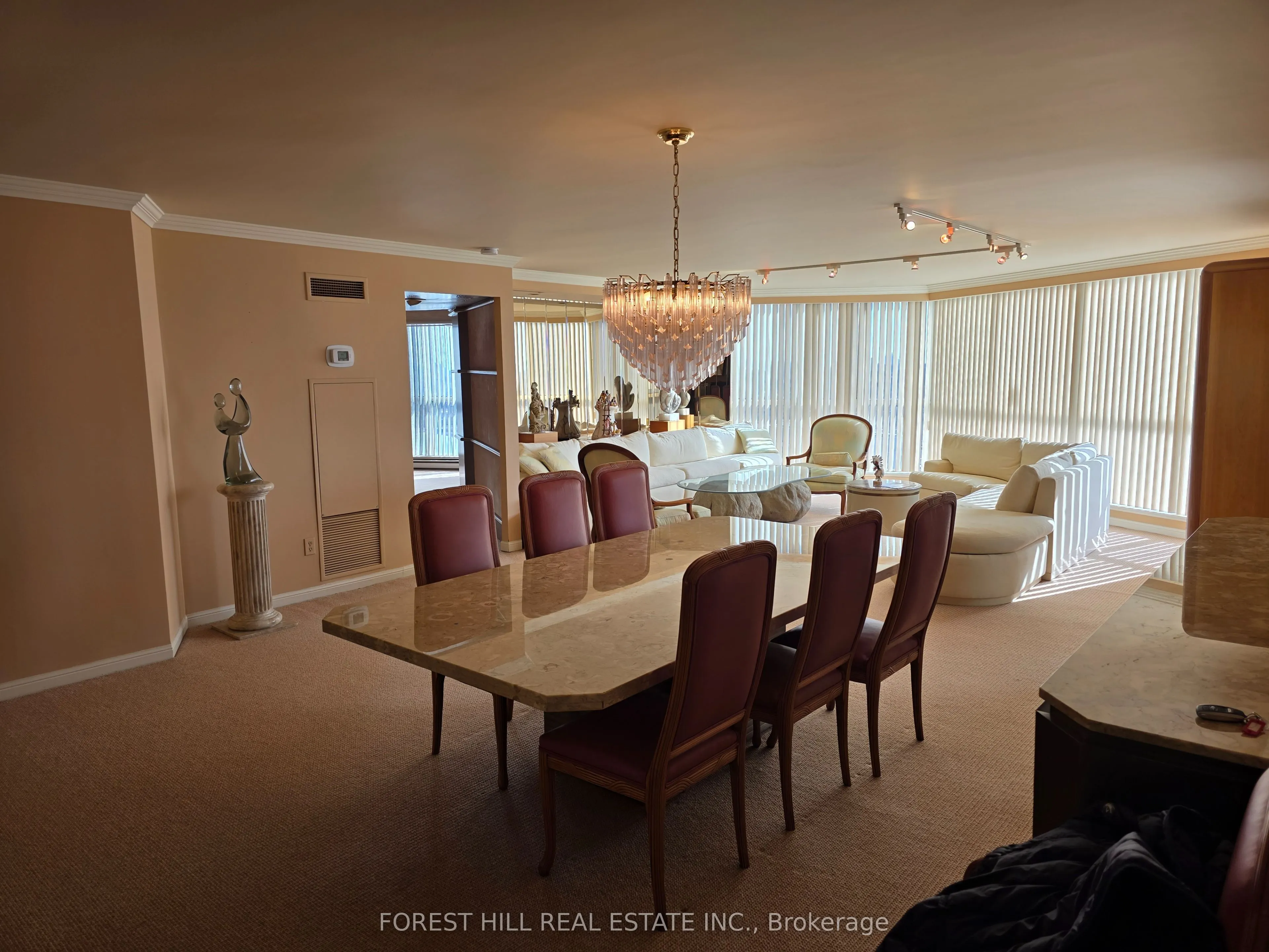 85 Skymark Drive #2201