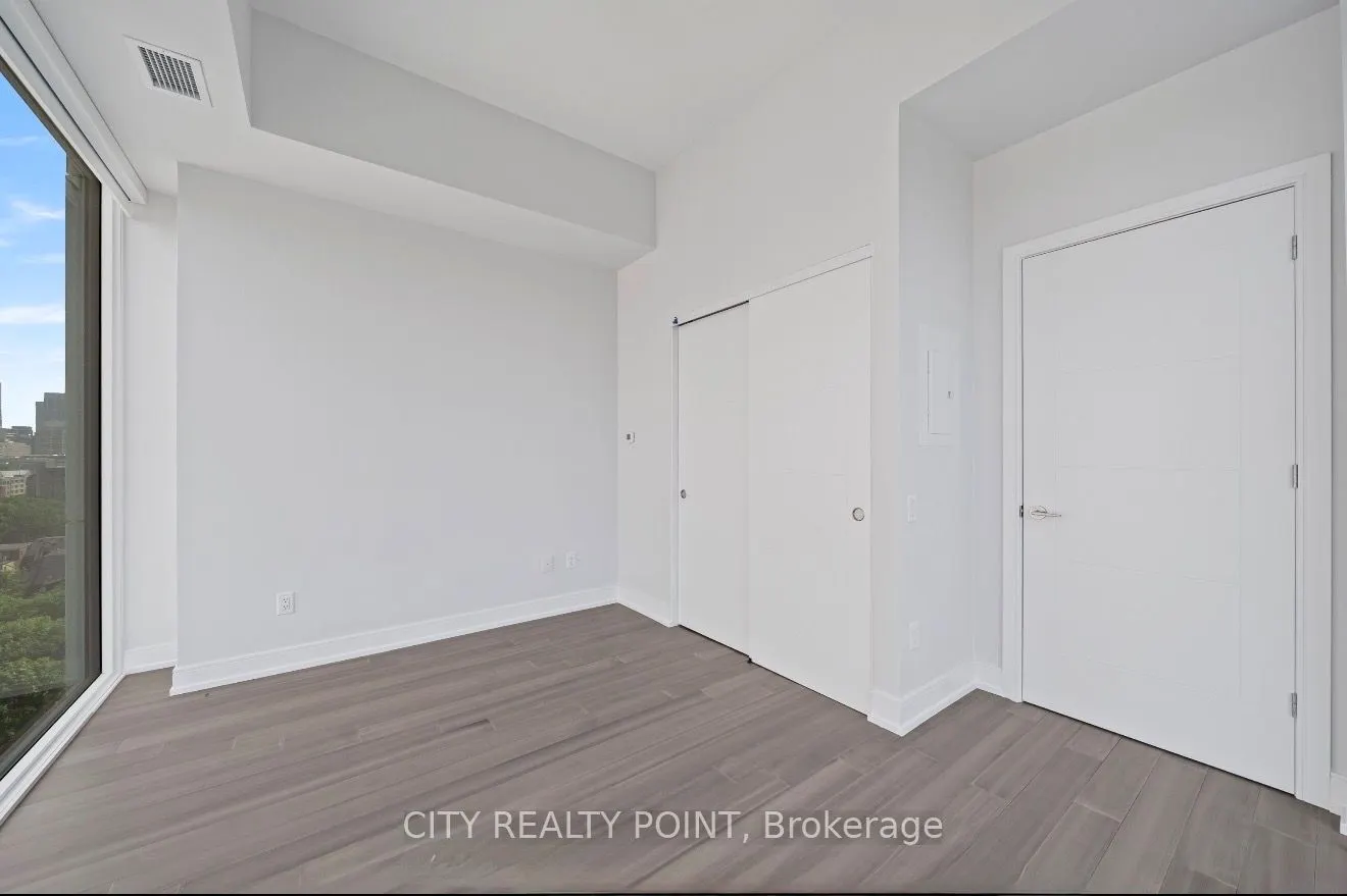 664 Spadina Avenue #1001