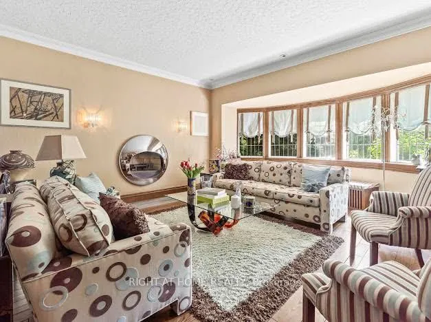 287 RUSSELL HILL Road