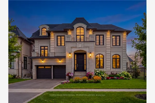 9 Lonergan Crescent