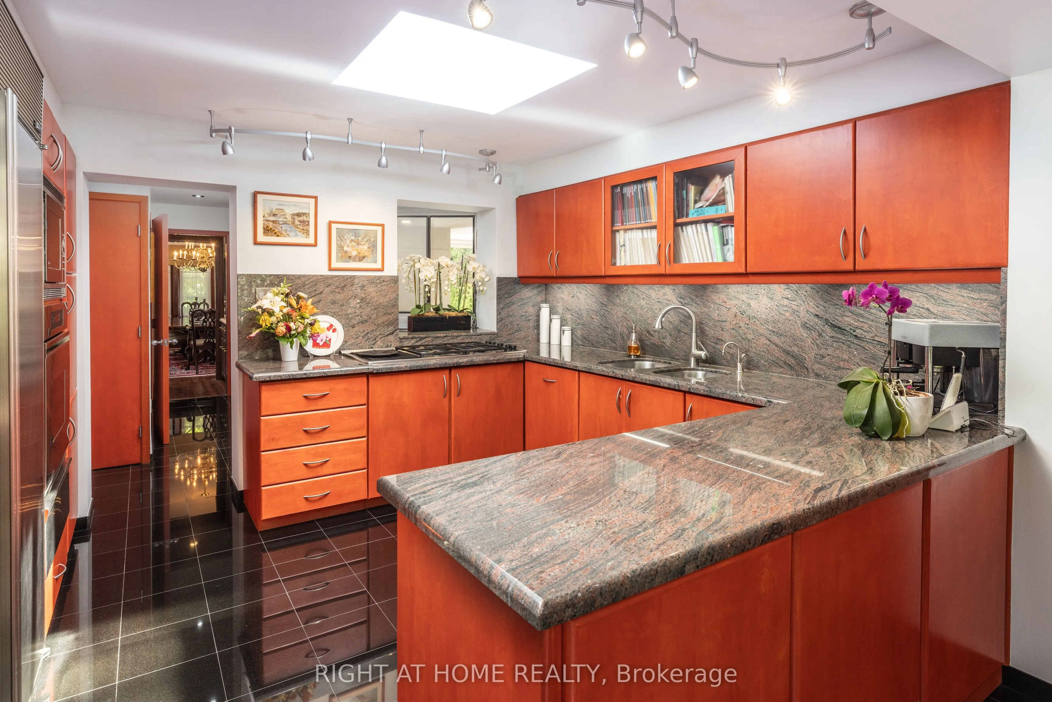 428 Russell Hill Road