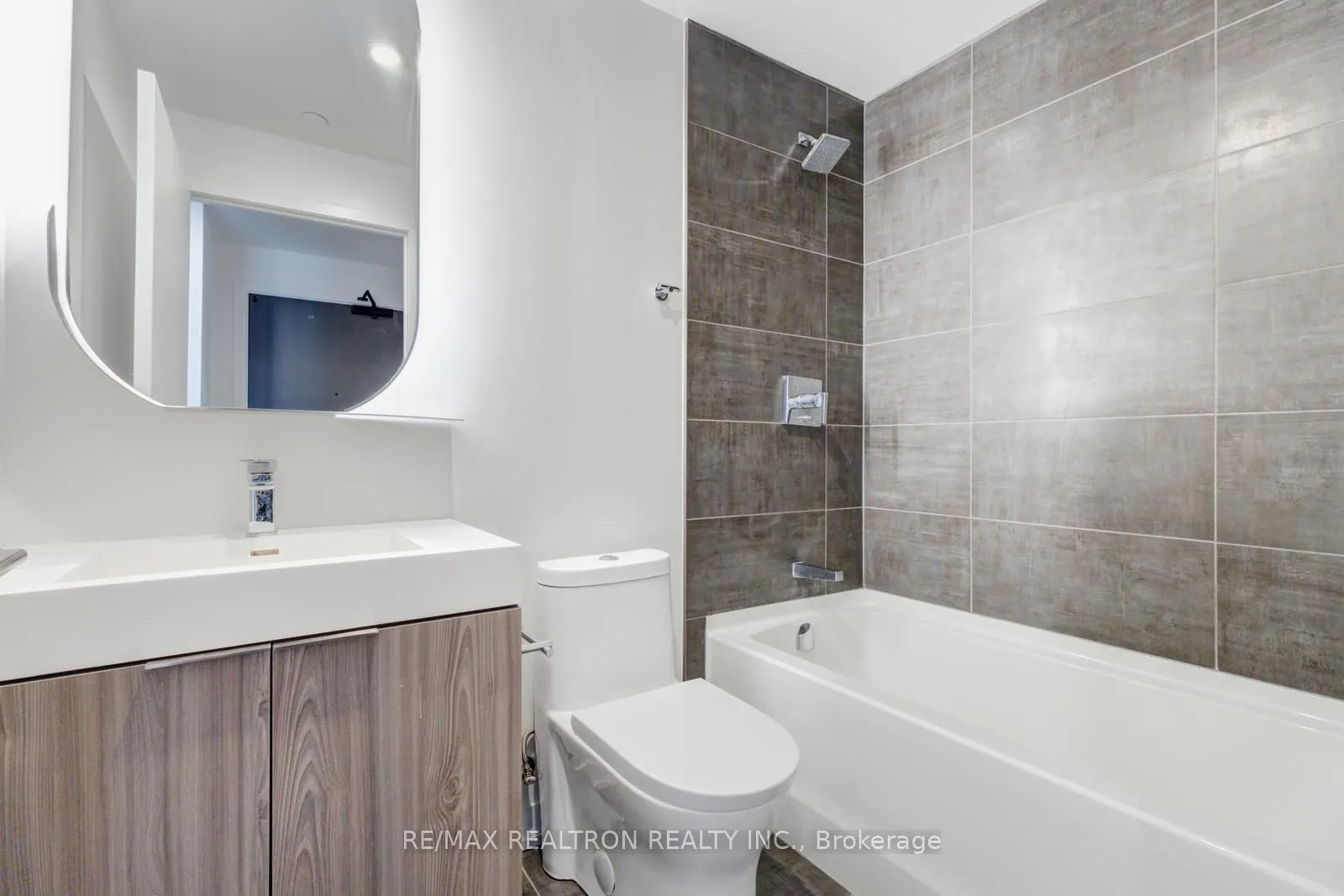 15 Holmes Avenue #1701