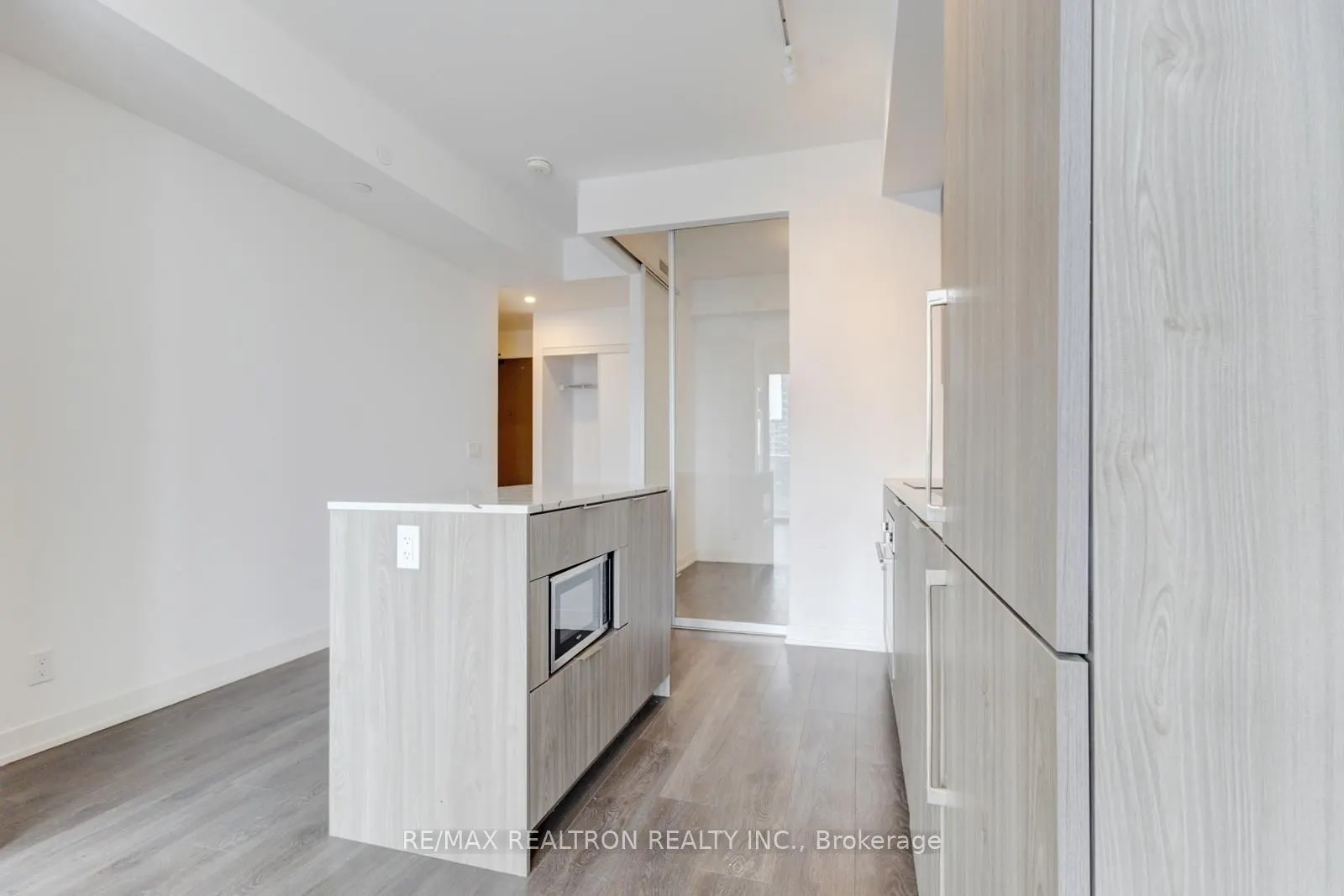 15 Holmes Avenue #1701