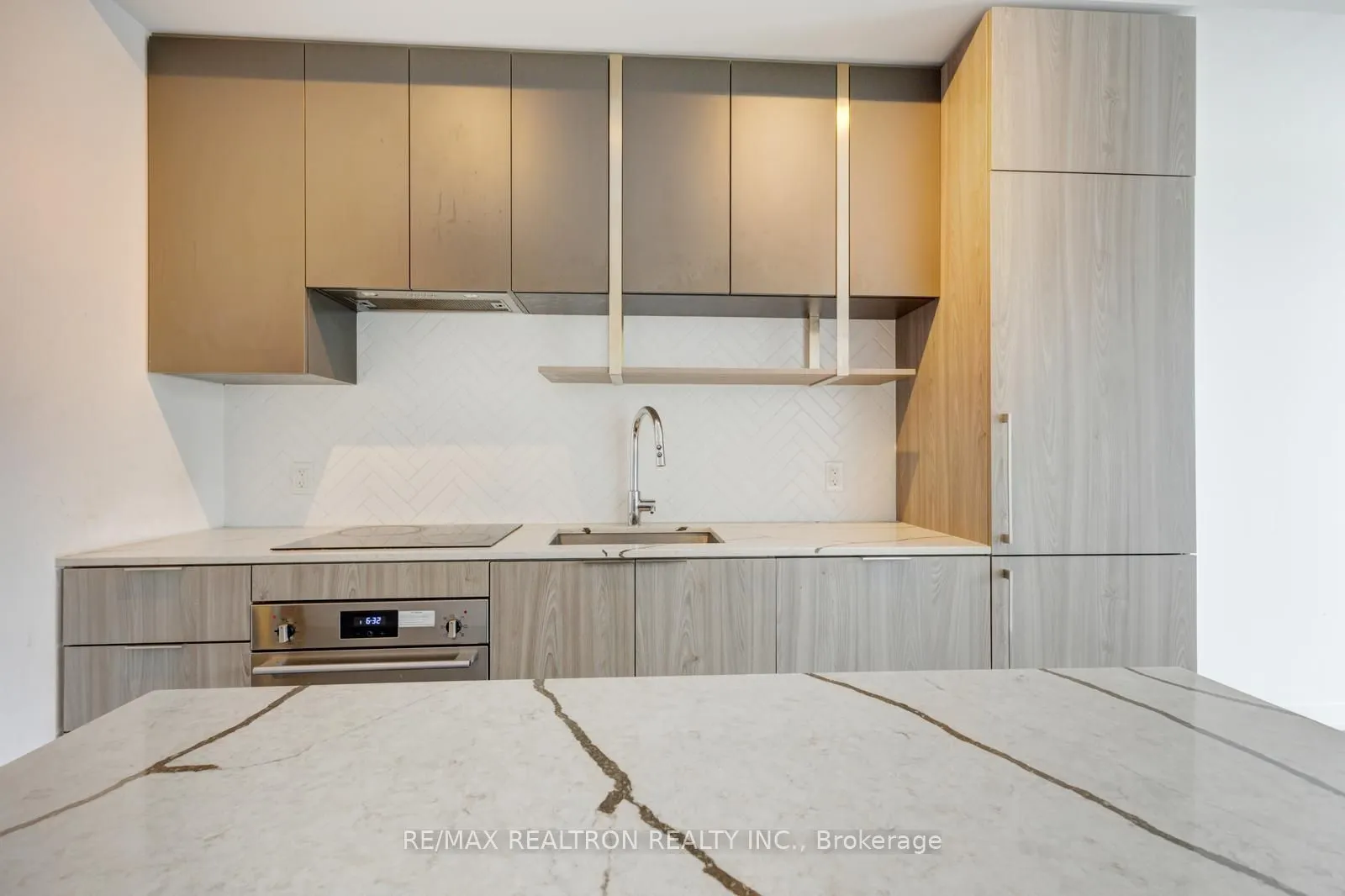 15 Holmes Avenue #1701