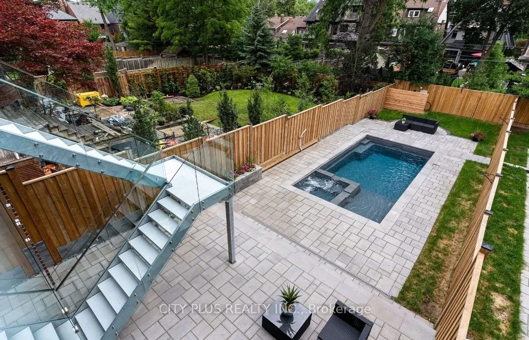 119 Glengrove Avenue W