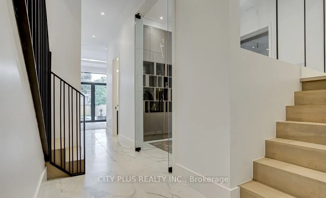 119 Glengrove Avenue W
