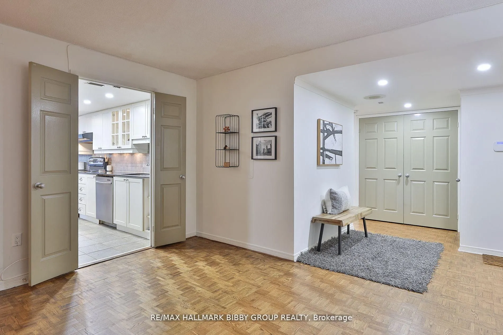 360 Bloor Street E #1007
