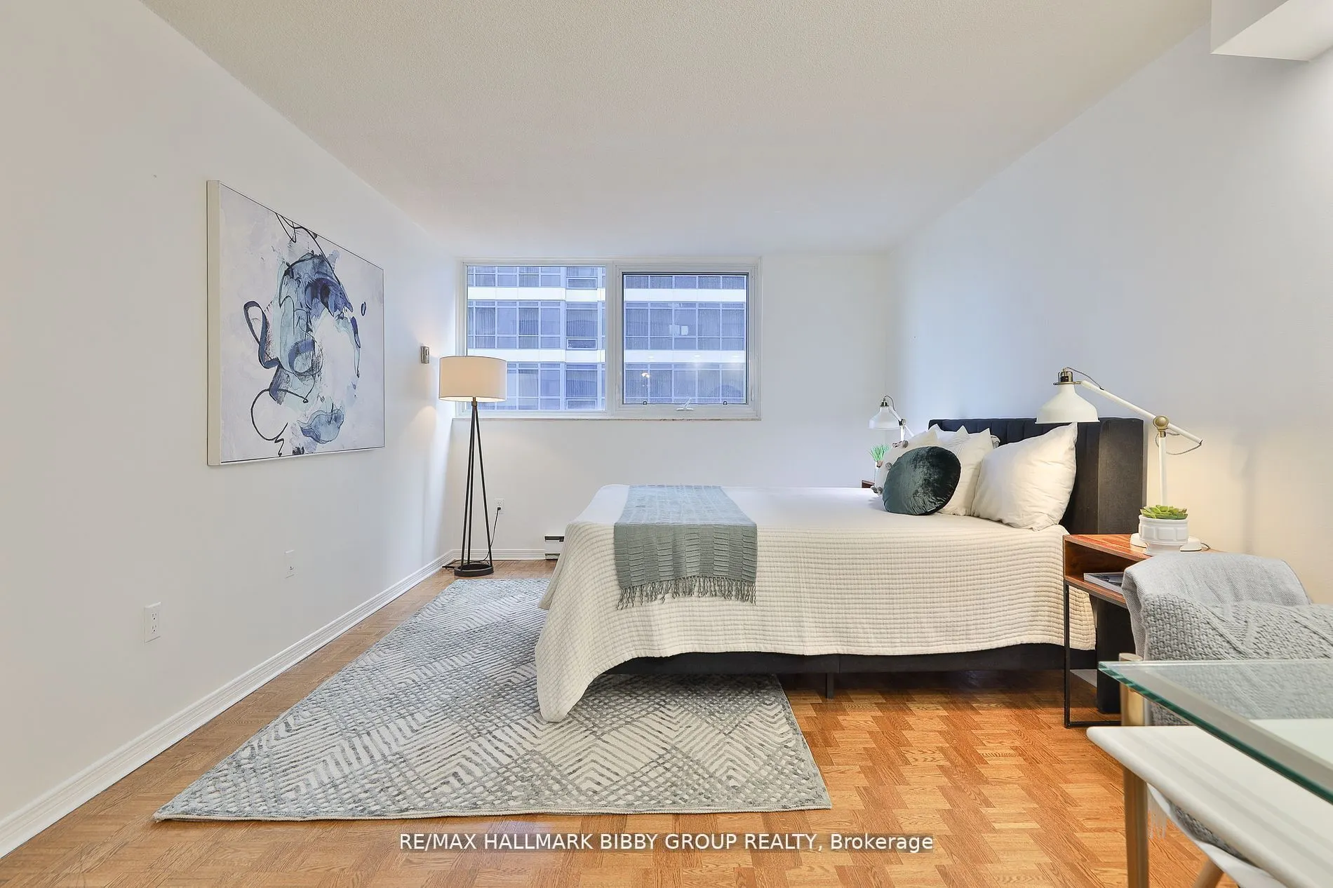 360 Bloor Street E #1007