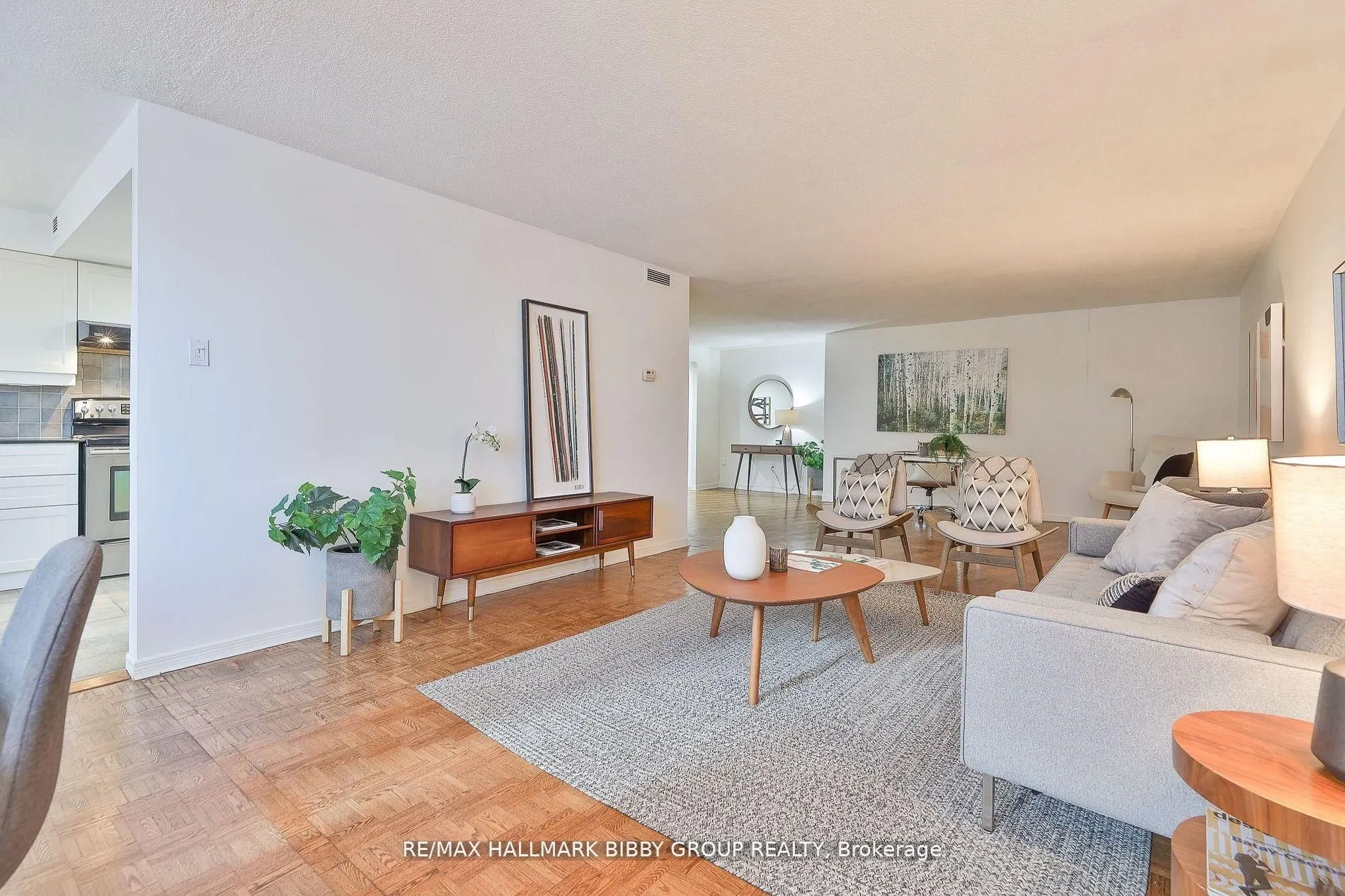 360 Bloor Street E #1007