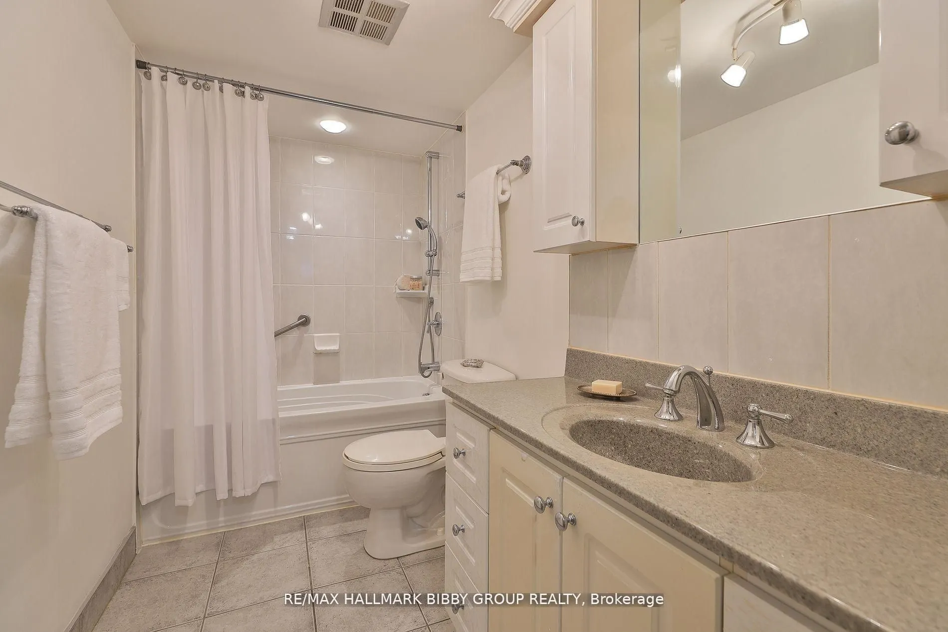 360 Bloor Street E #1007