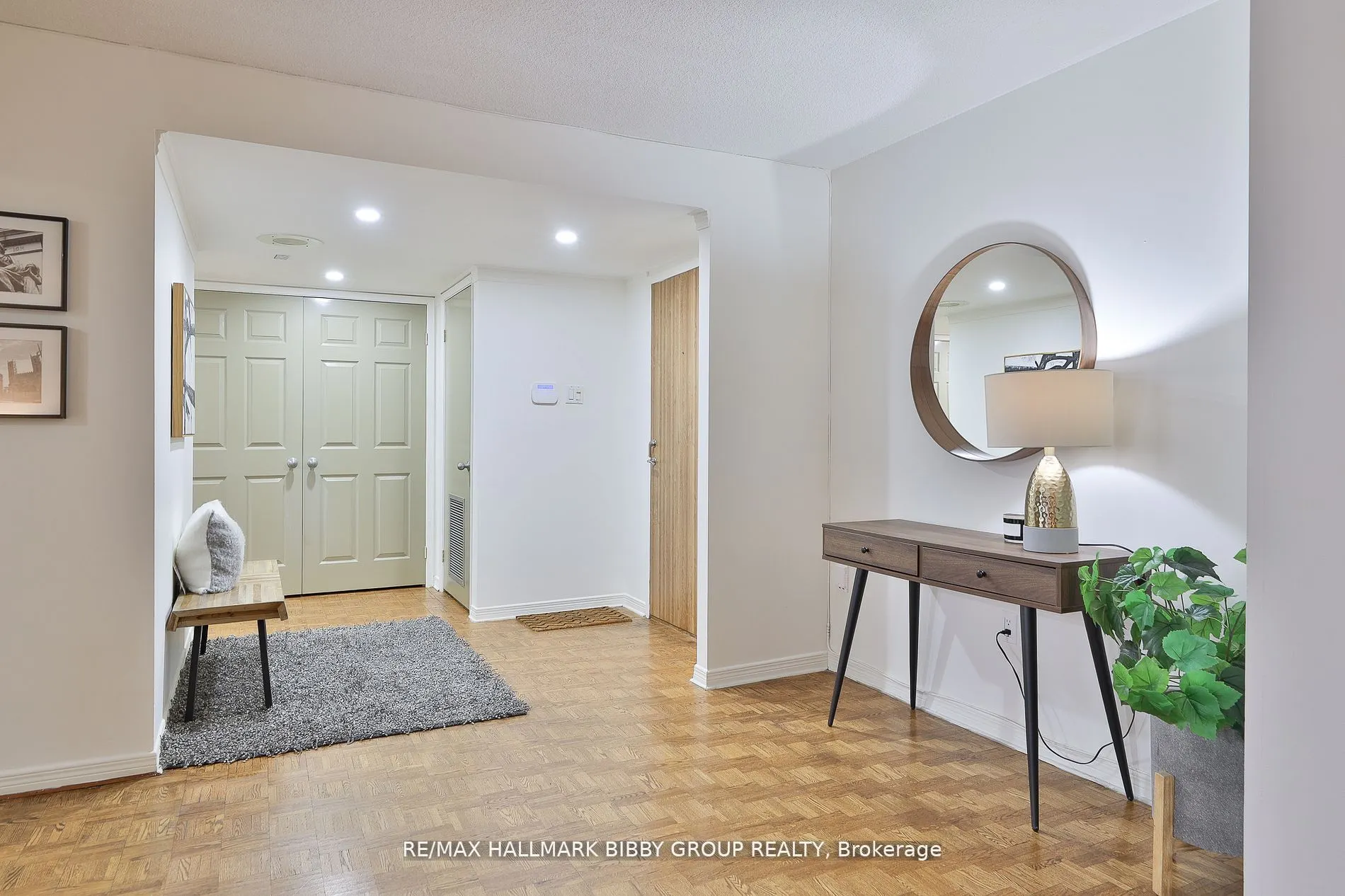 360 Bloor Street E #1007