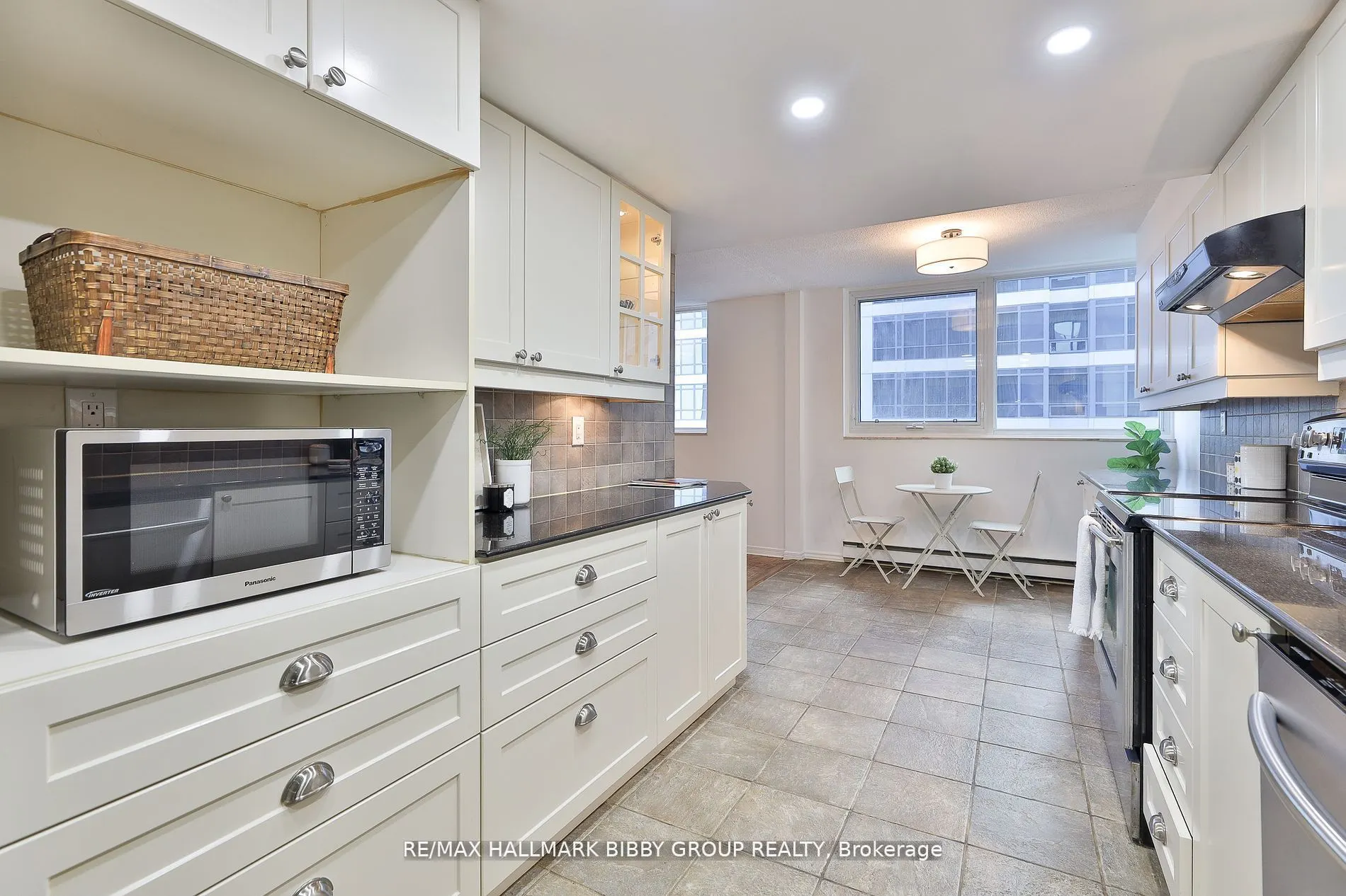 360 Bloor Street E #1007