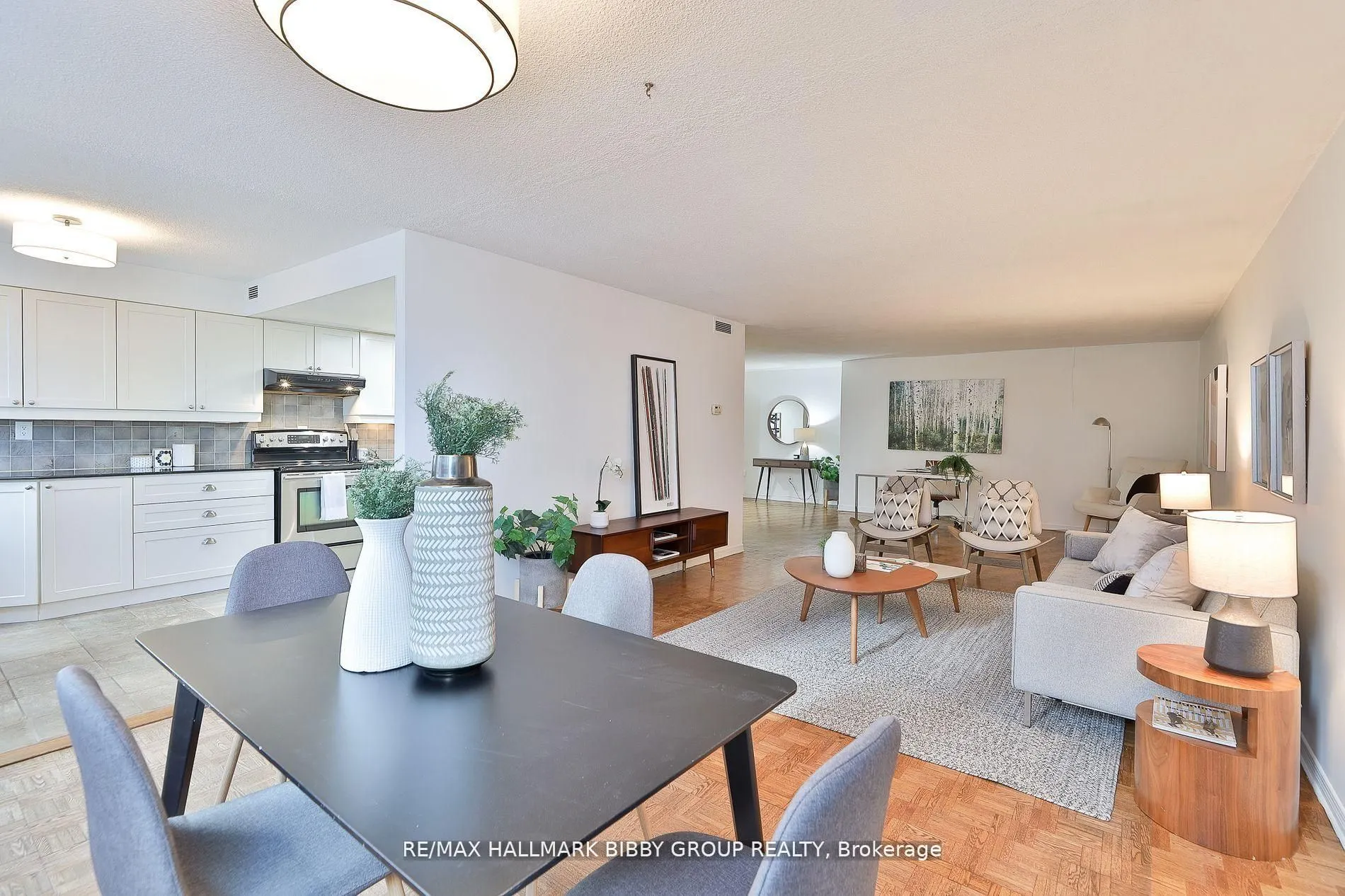 360 Bloor Street E #1007