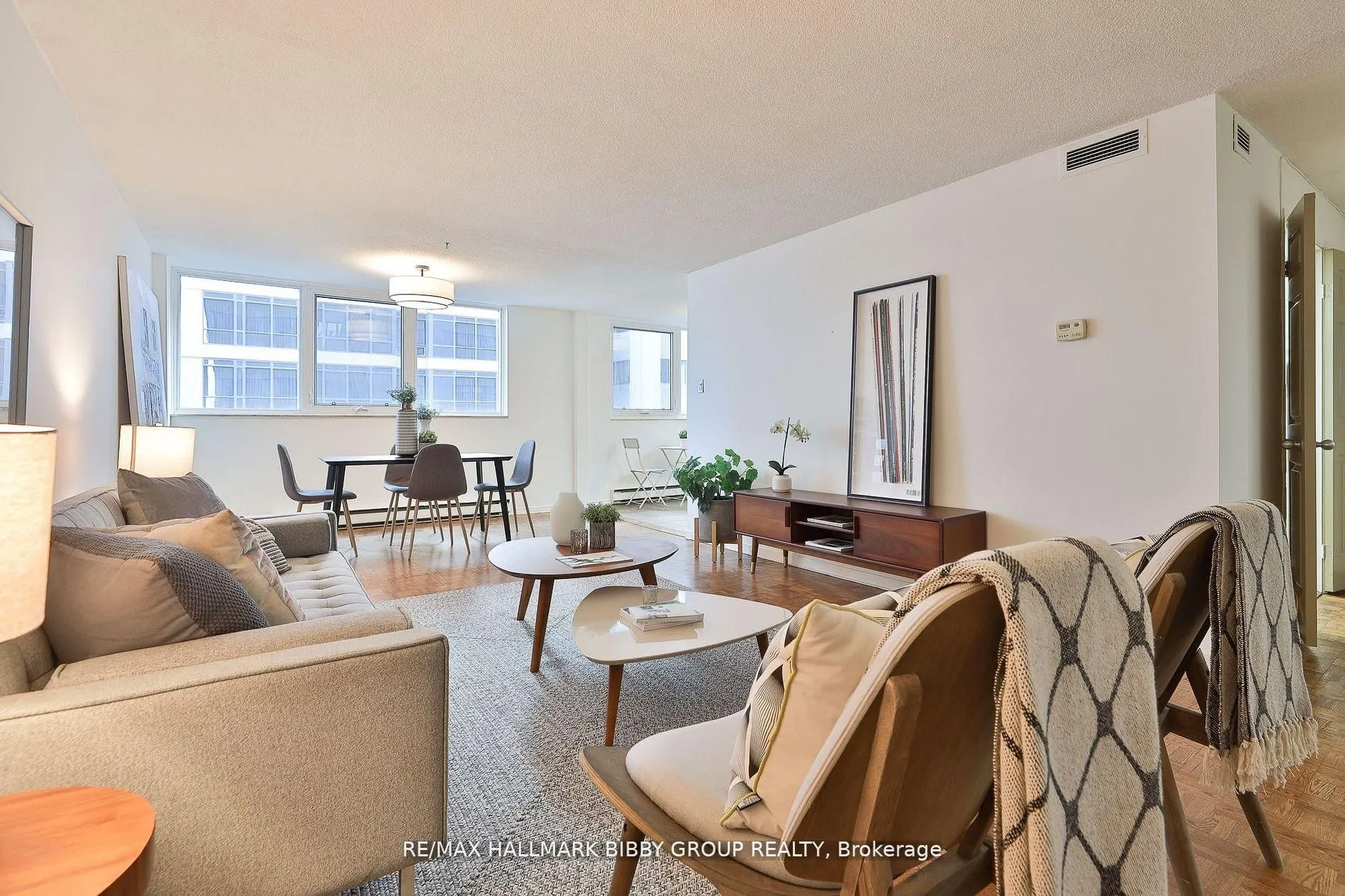 360 Bloor Street E #1007