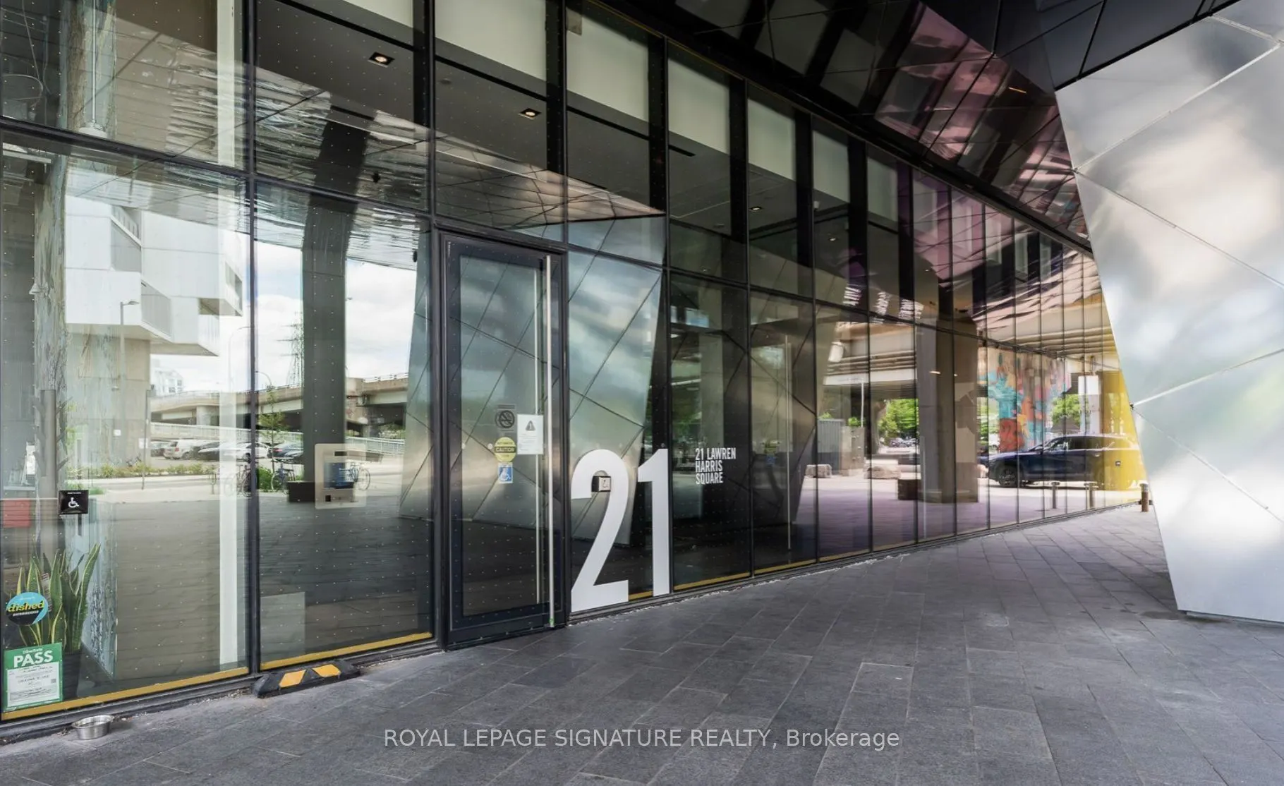 21 Lawren Harris Square #806