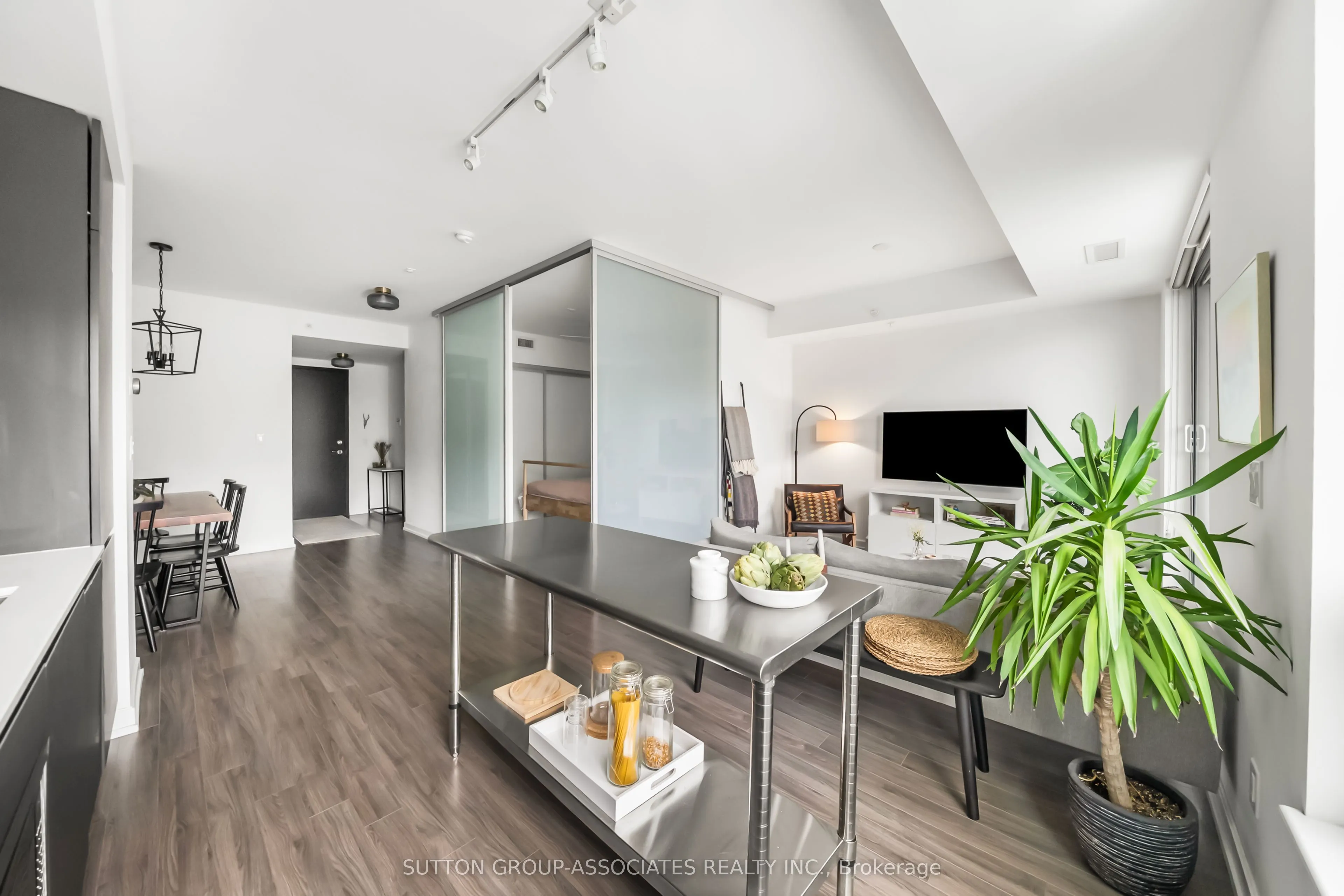 377 Madison Avenue #502