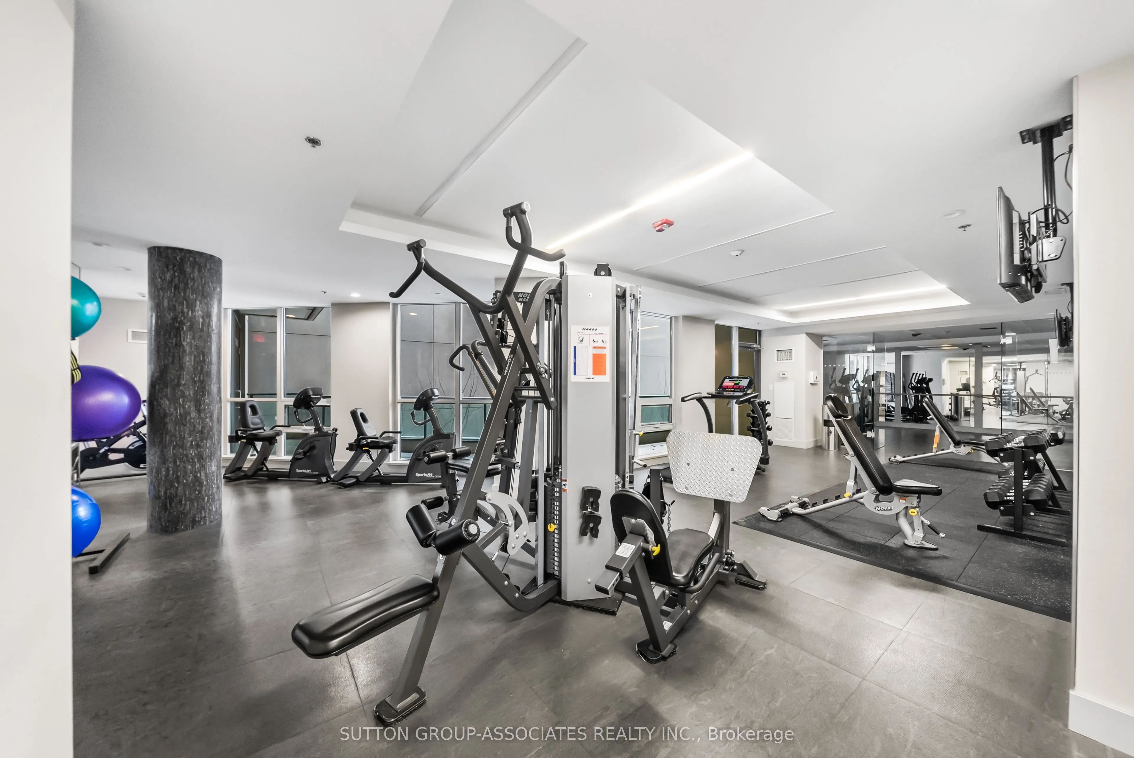 377 Madison Avenue #502