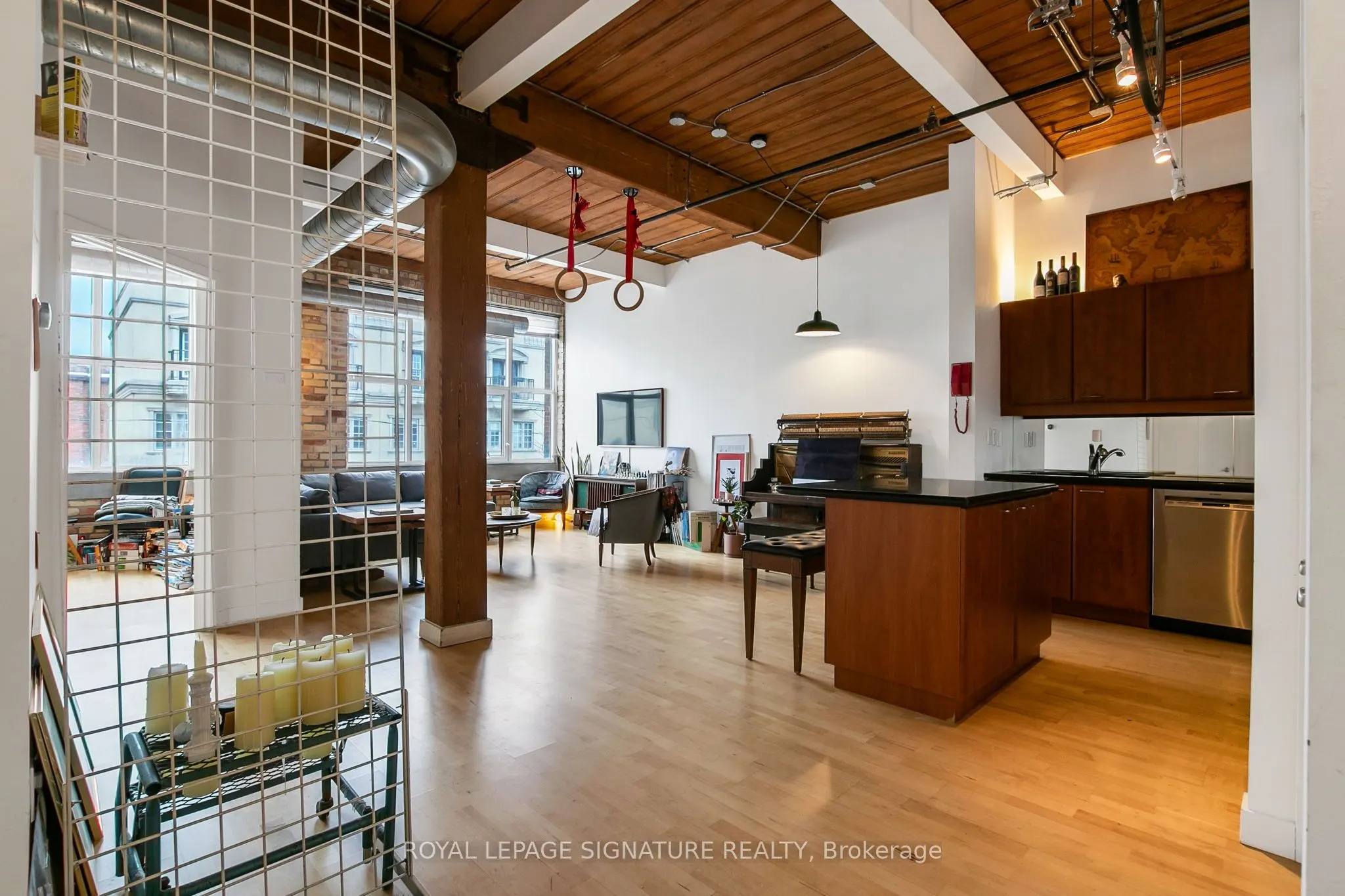955 Queen Street W #316