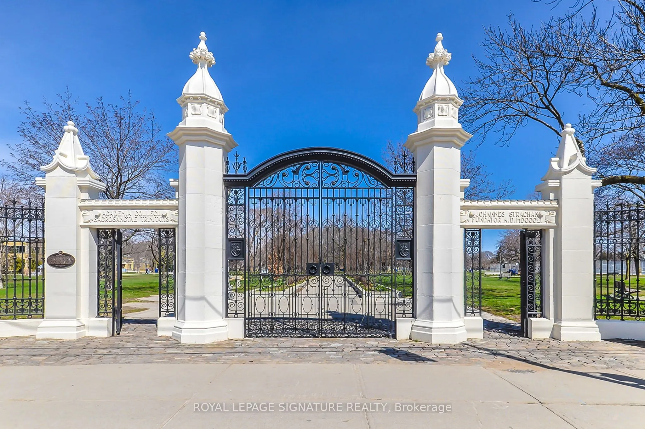 955 Queen Street W #316