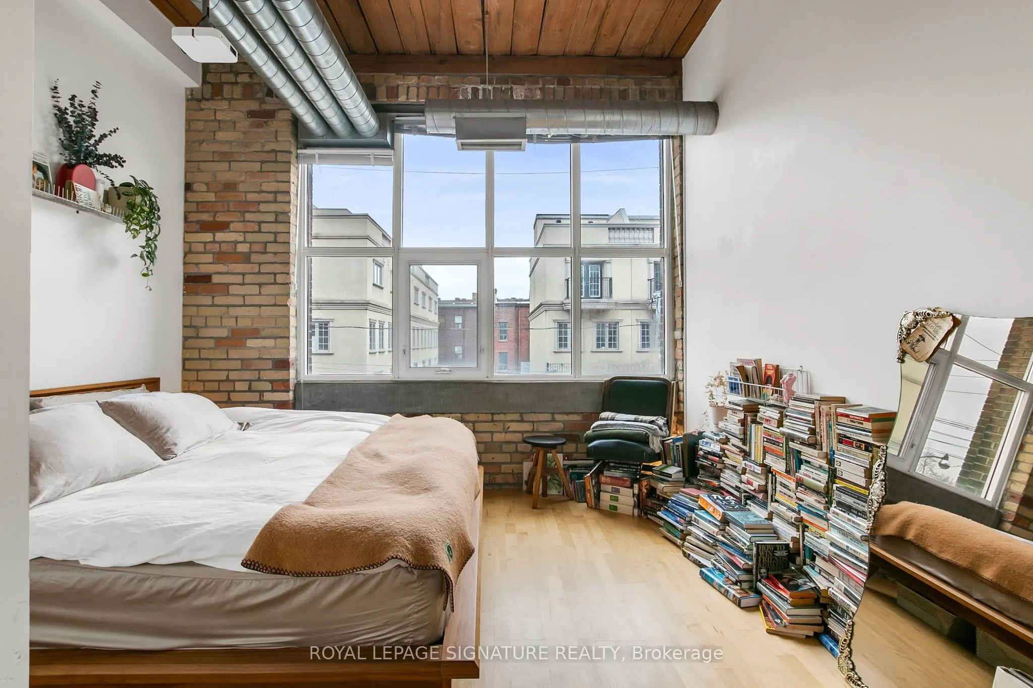 955 Queen Street W #316